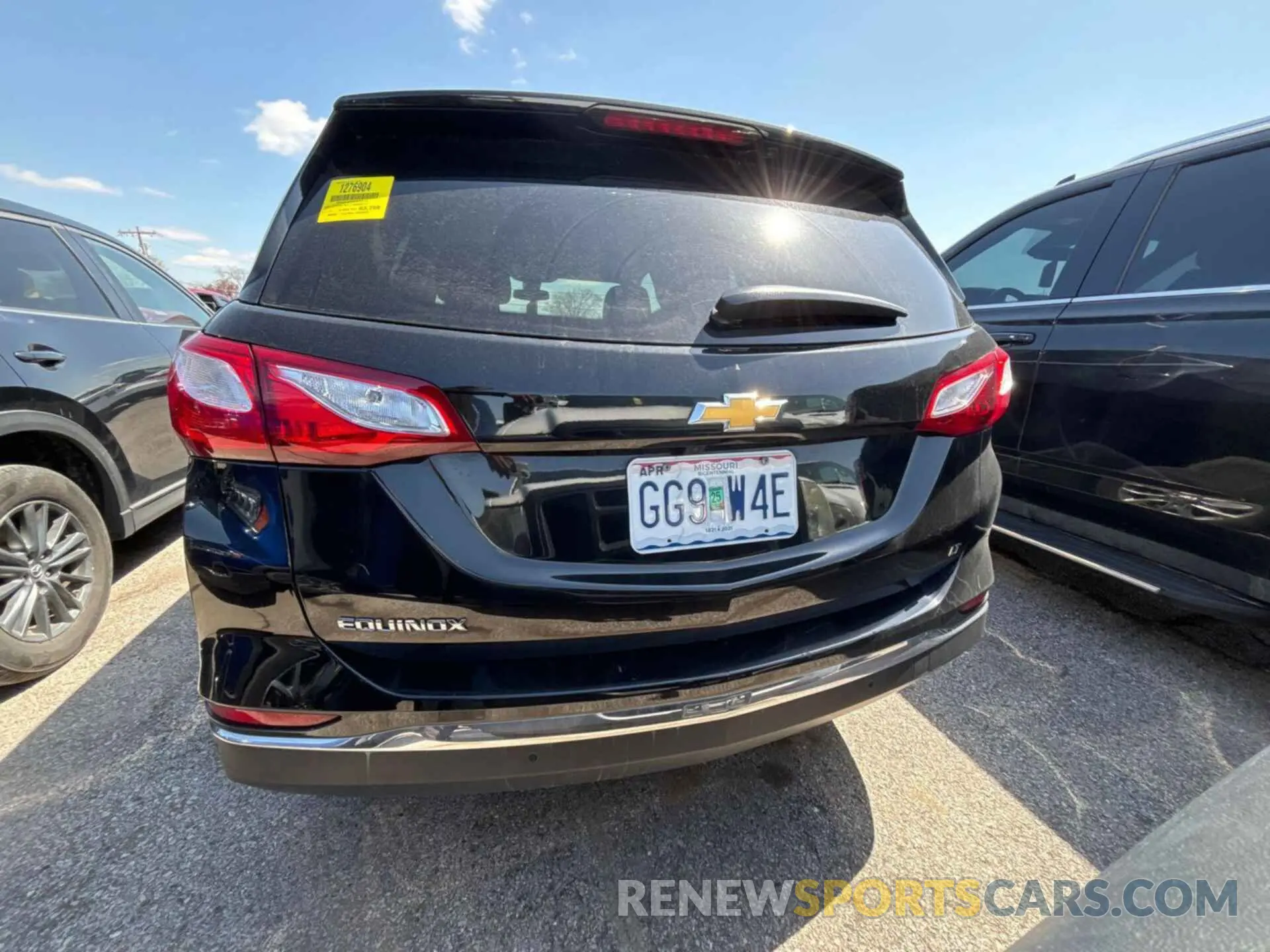 21 Photograph of a damaged car 2GNAXJEV3L6239149 CHEVROLET EQUINOX 2020