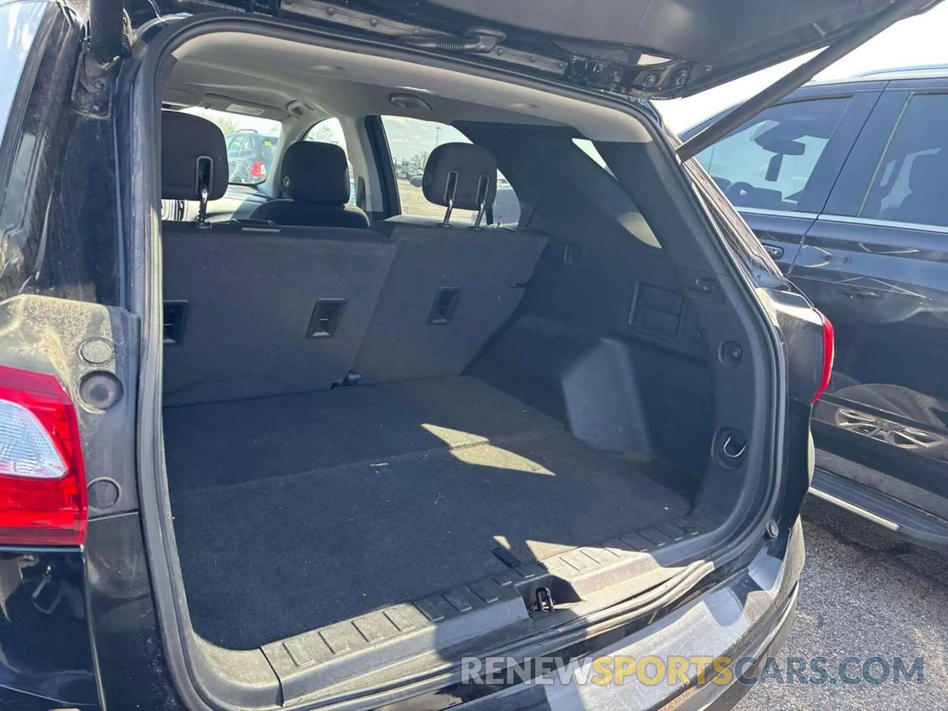 6 Photograph of a damaged car 2GNAXJEV3L6239149 CHEVROLET EQUINOX 2020