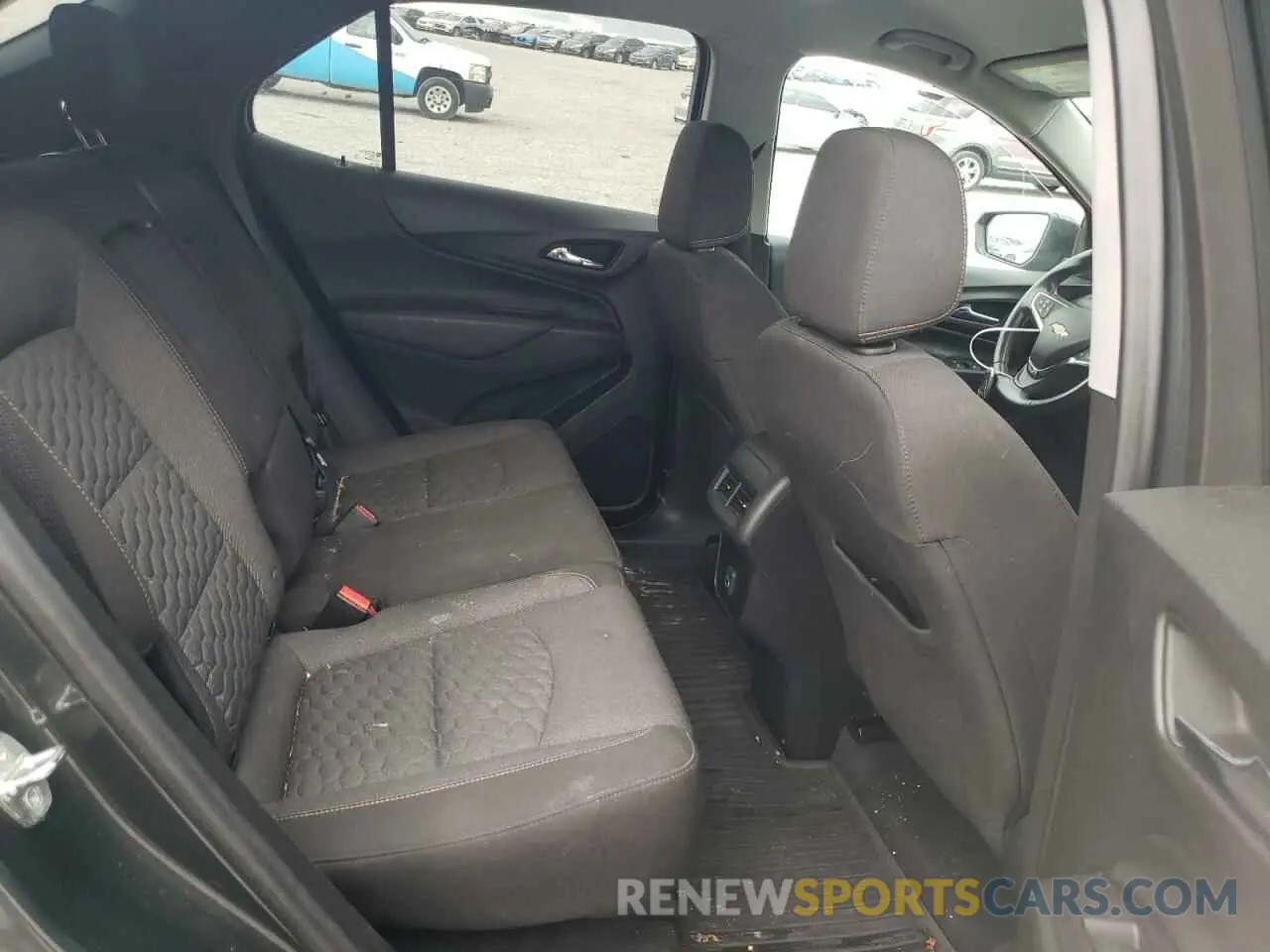 11 Photograph of a damaged car 2GNAXJEV3L6269140 CHEVROLET EQUINOX 2020