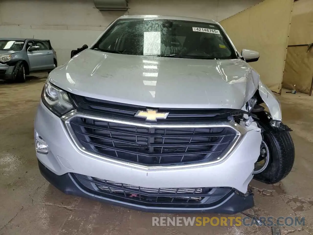 5 Photograph of a damaged car 2GNAXJEV4L6109459 CHEVROLET EQUINOX 2020