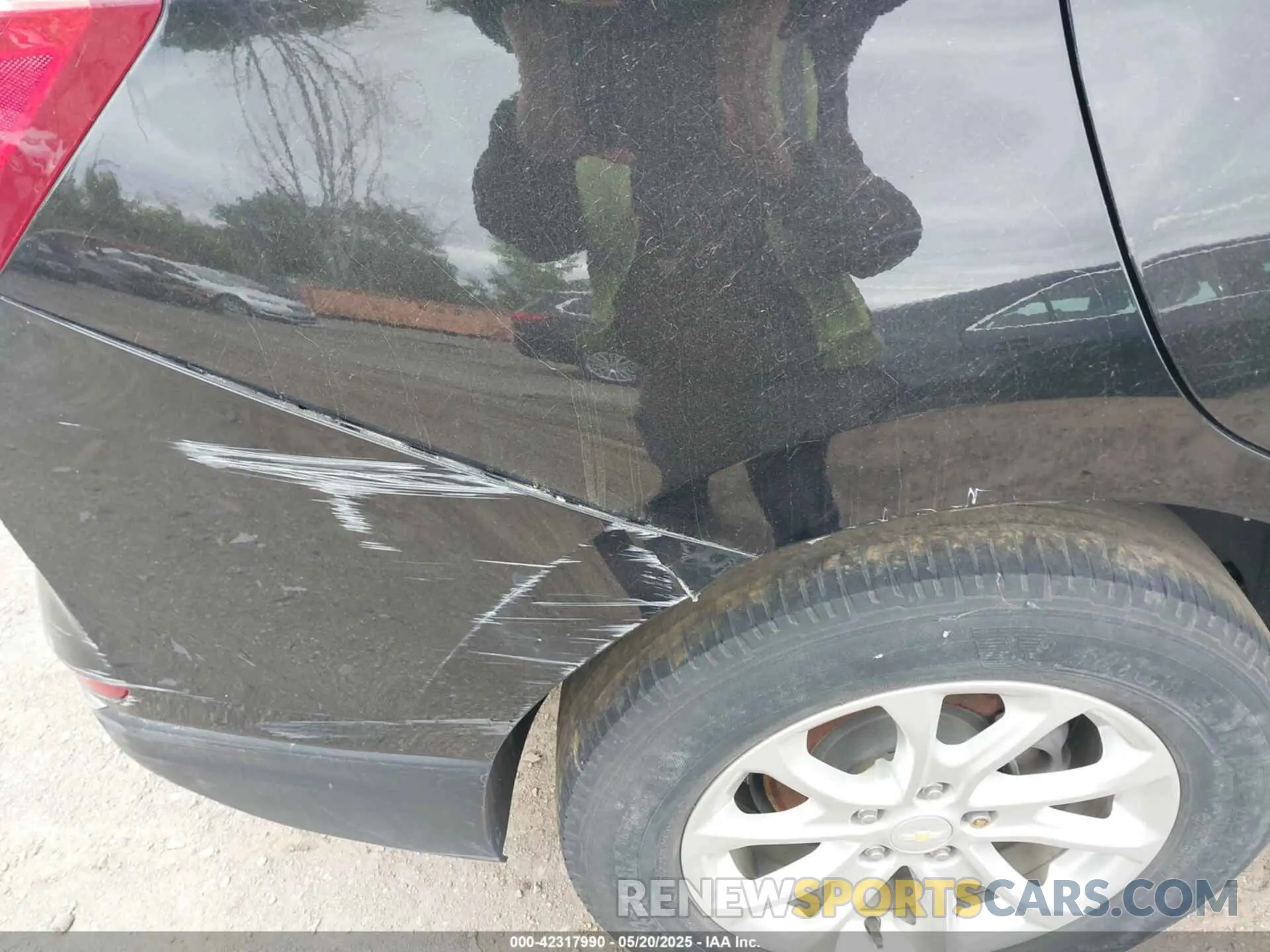 17 Photograph of a damaged car 2GNAXJEV4L6116279 CHEVROLET EQUINOX 2020
