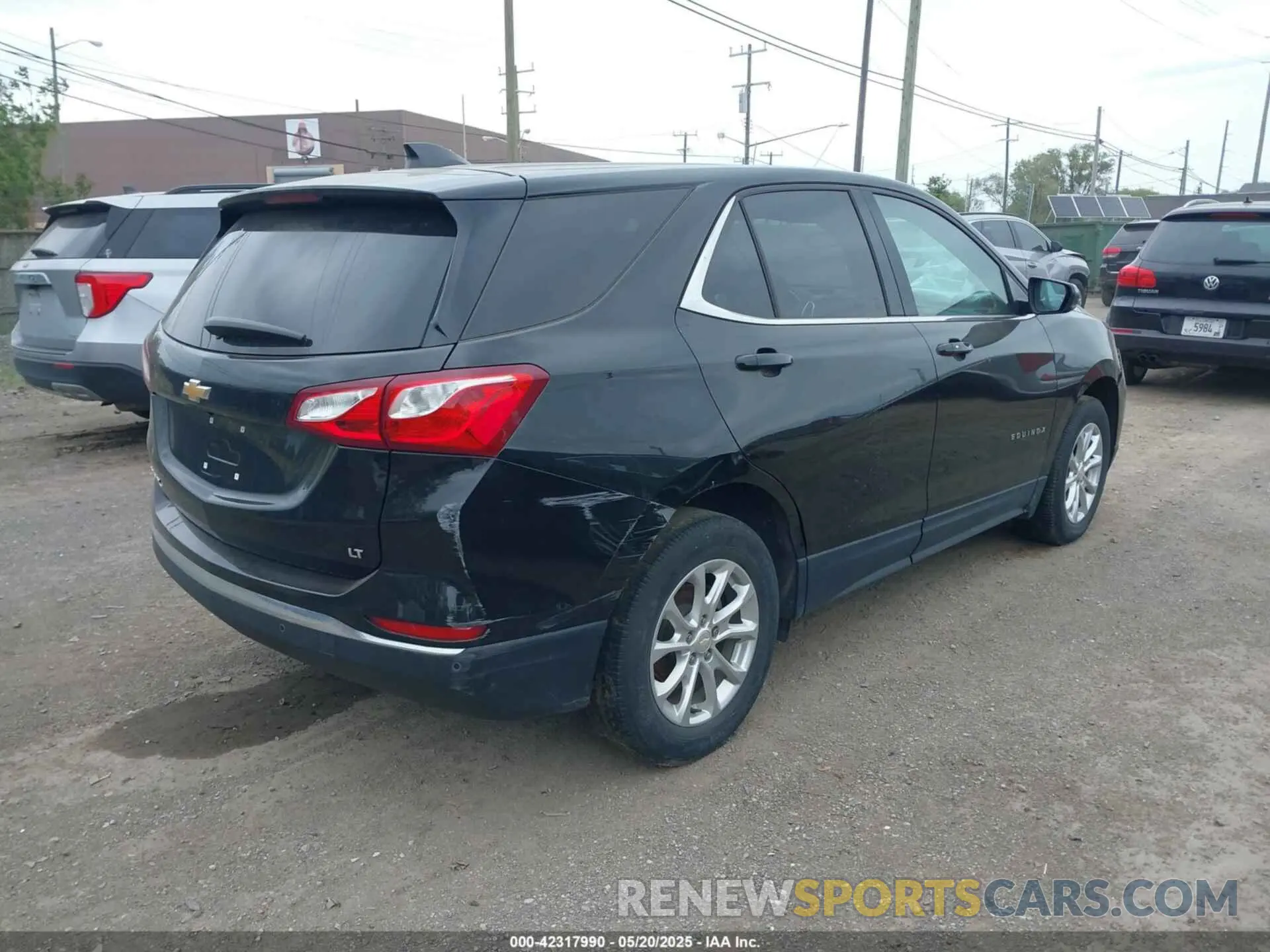 4 Photograph of a damaged car 2GNAXJEV4L6116279 CHEVROLET EQUINOX 2020