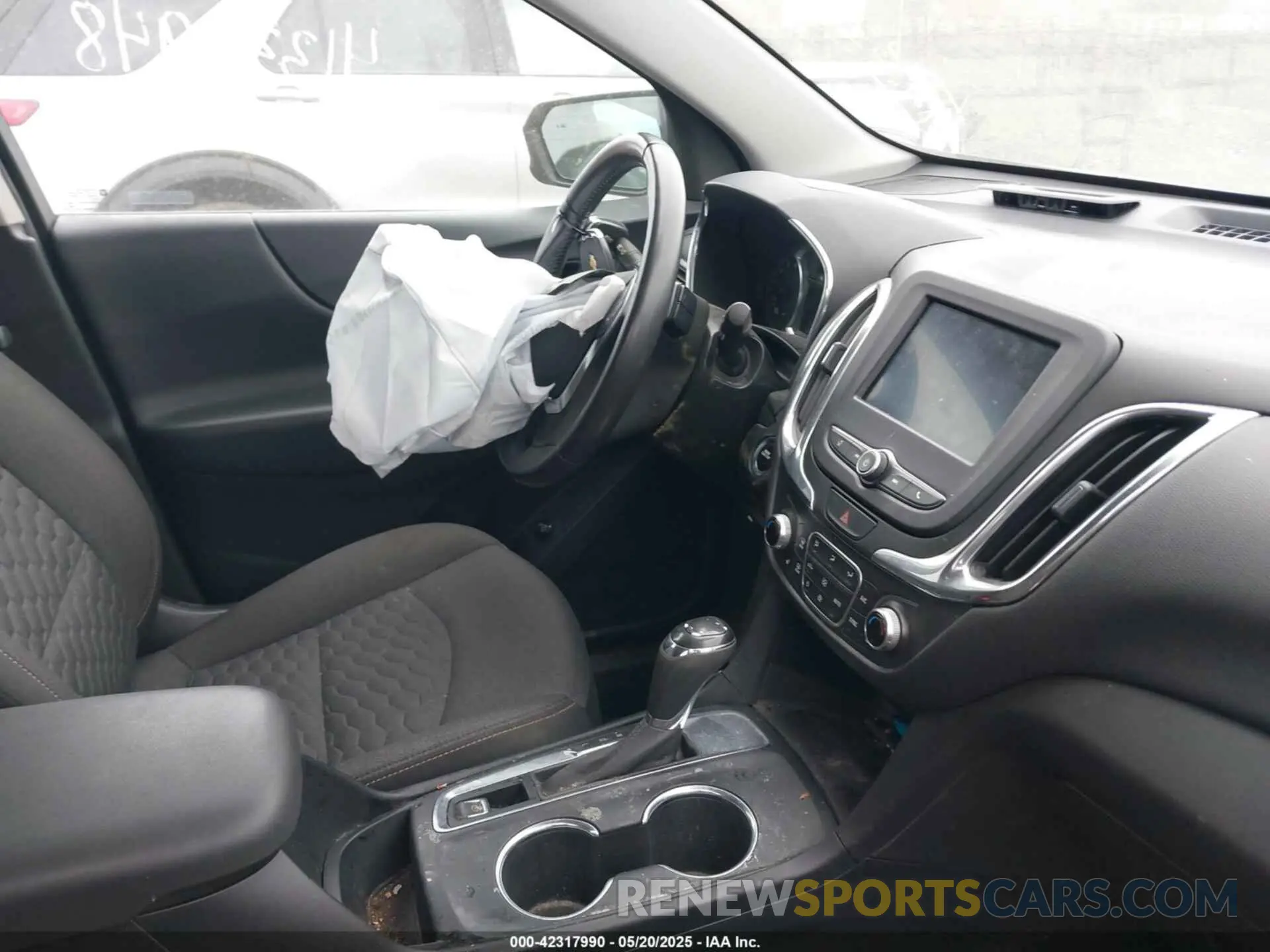 5 Photograph of a damaged car 2GNAXJEV4L6116279 CHEVROLET EQUINOX 2020