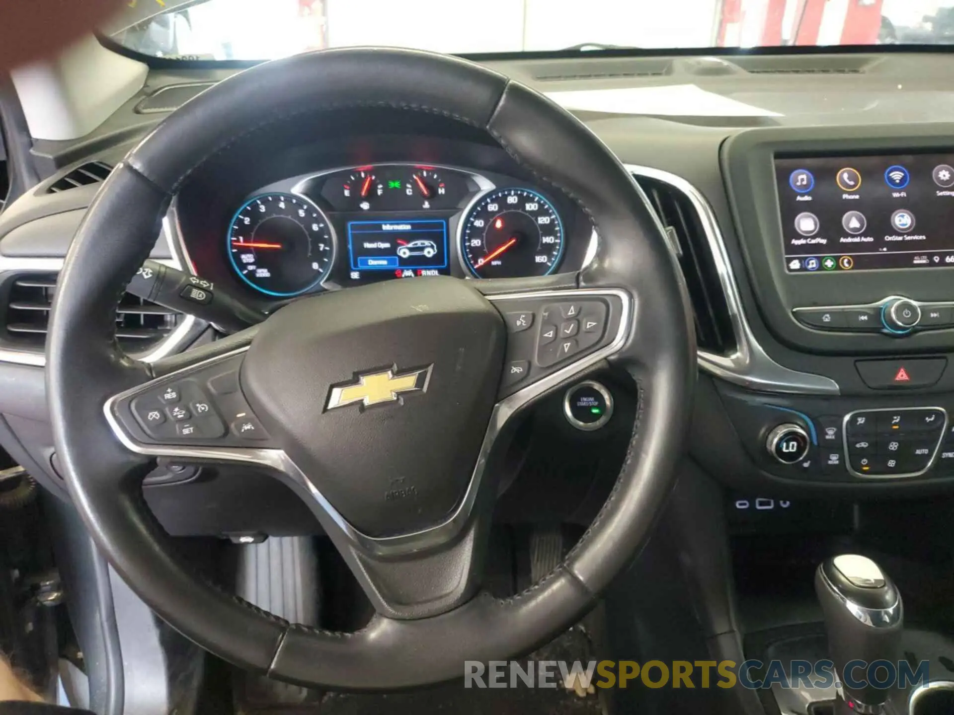 4 Photograph of a damaged car 2GNAXJEV4L6156524 CHEVROLET EQUINOX 2020