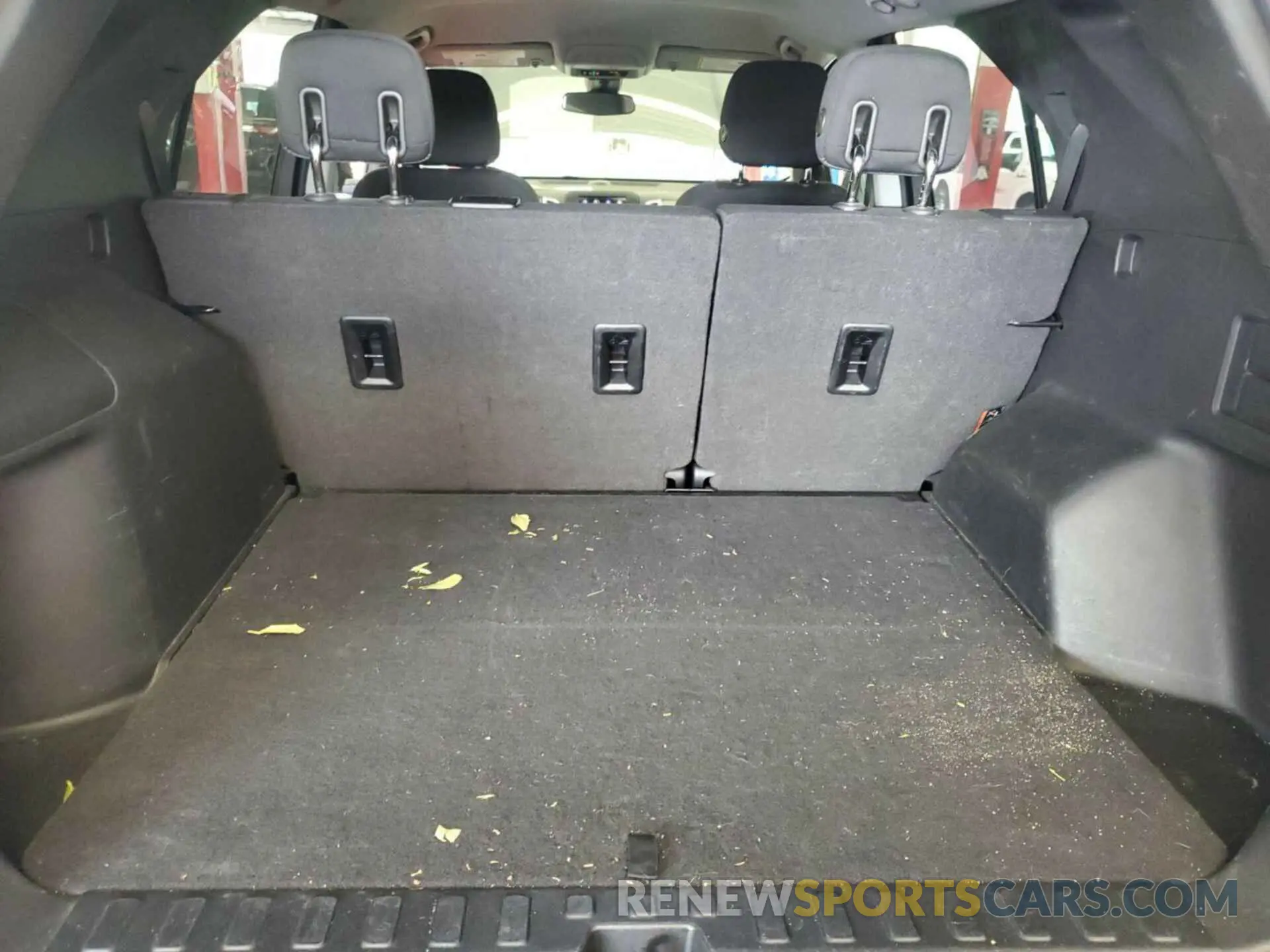 7 Photograph of a damaged car 2GNAXJEV4L6156524 CHEVROLET EQUINOX 2020