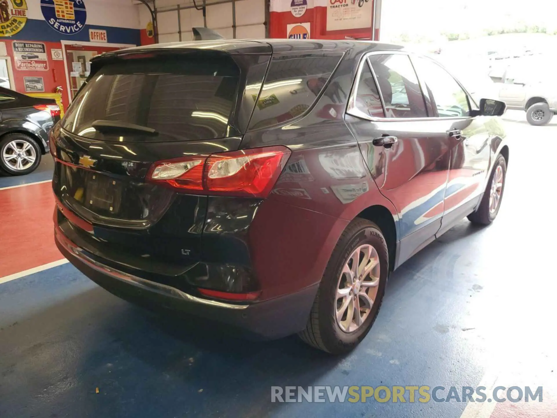 2 Photograph of a damaged car 2GNAXJEV4L6157270 CHEVROLET EQUINOX 2020