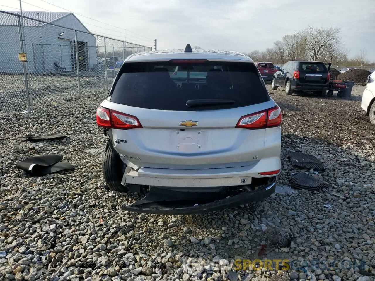 6 Photograph of a damaged car 2GNAXJEV4L6227589 CHEVROLET EQUINOX 2020