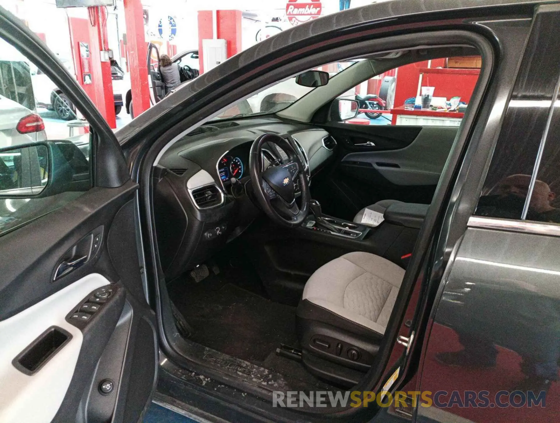 22 Photograph of a damaged car 2GNAXJEV4L6230850 CHEVROLET EQUINOX 2020