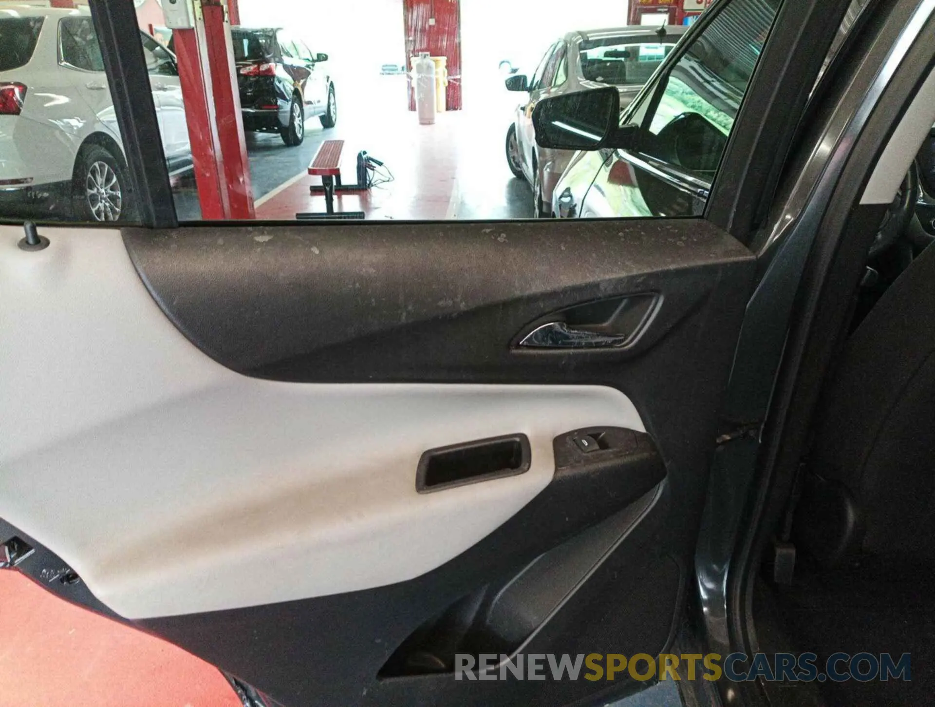 25 Photograph of a damaged car 2GNAXJEV4L6230850 CHEVROLET EQUINOX 2020