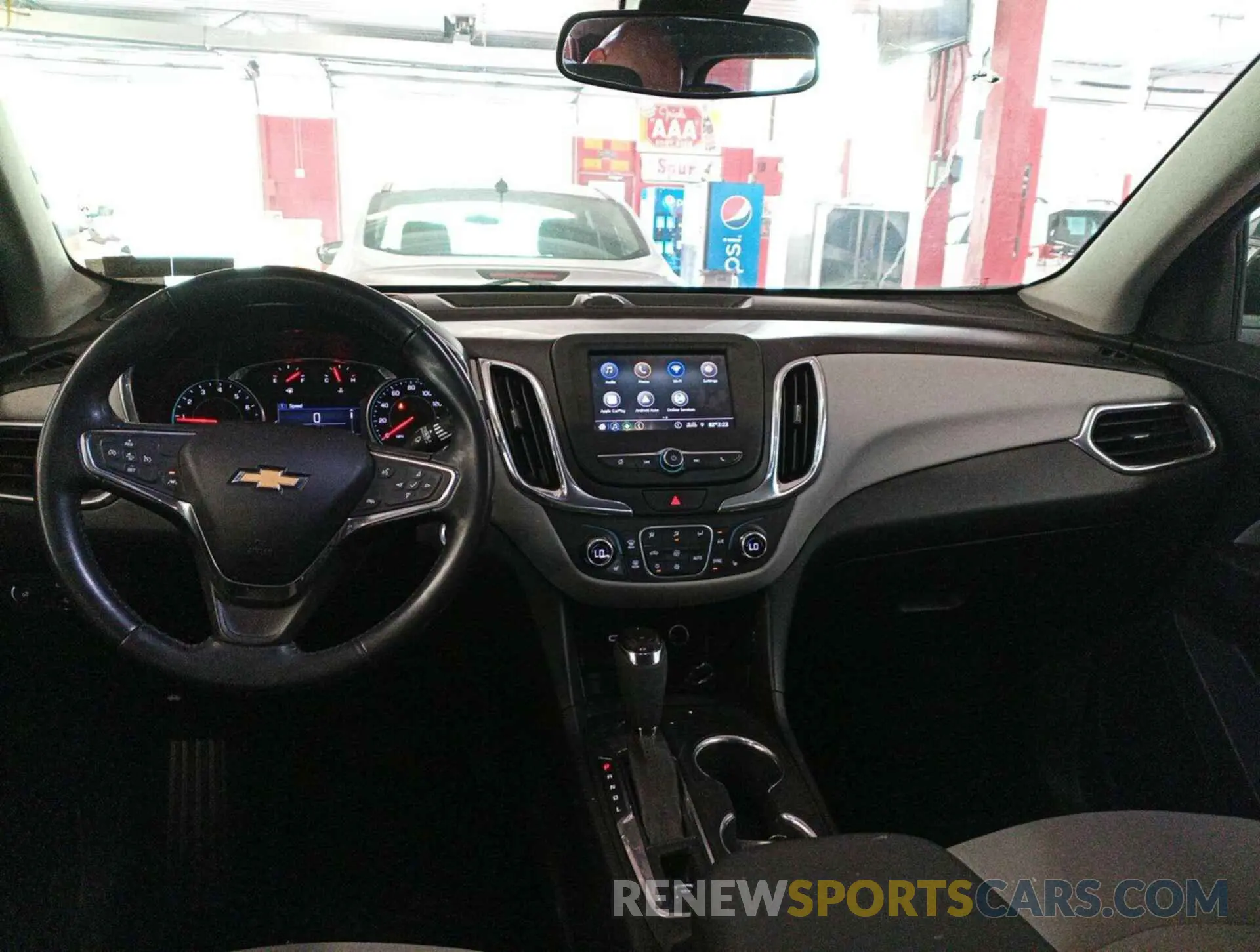 29 Photograph of a damaged car 2GNAXJEV4L6230850 CHEVROLET EQUINOX 2020