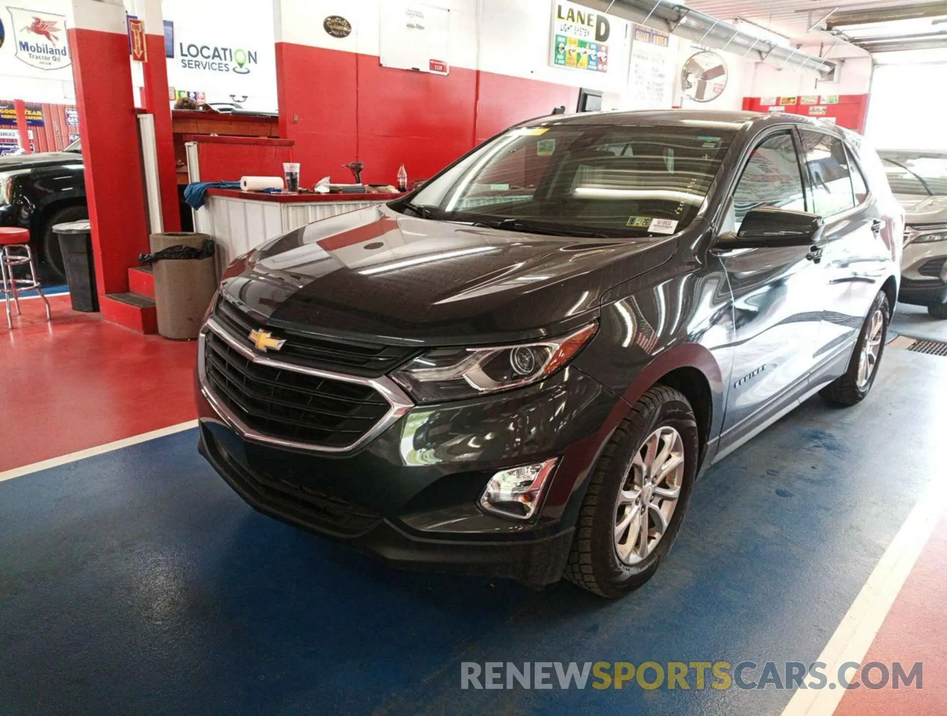 32 Photograph of a damaged car 2GNAXJEV4L6230850 CHEVROLET EQUINOX 2020