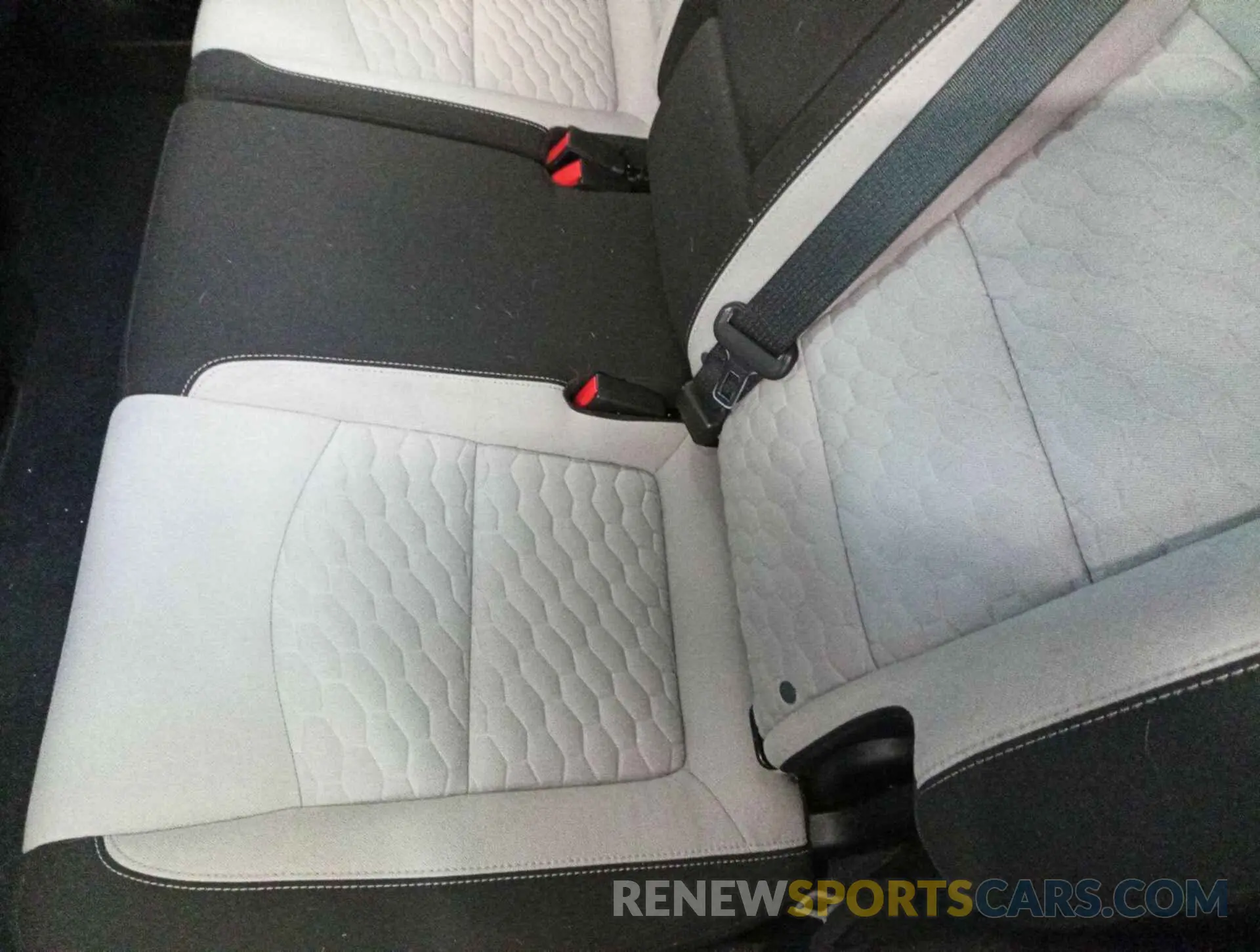 8 Photograph of a damaged car 2GNAXJEV4L6230850 CHEVROLET EQUINOX 2020