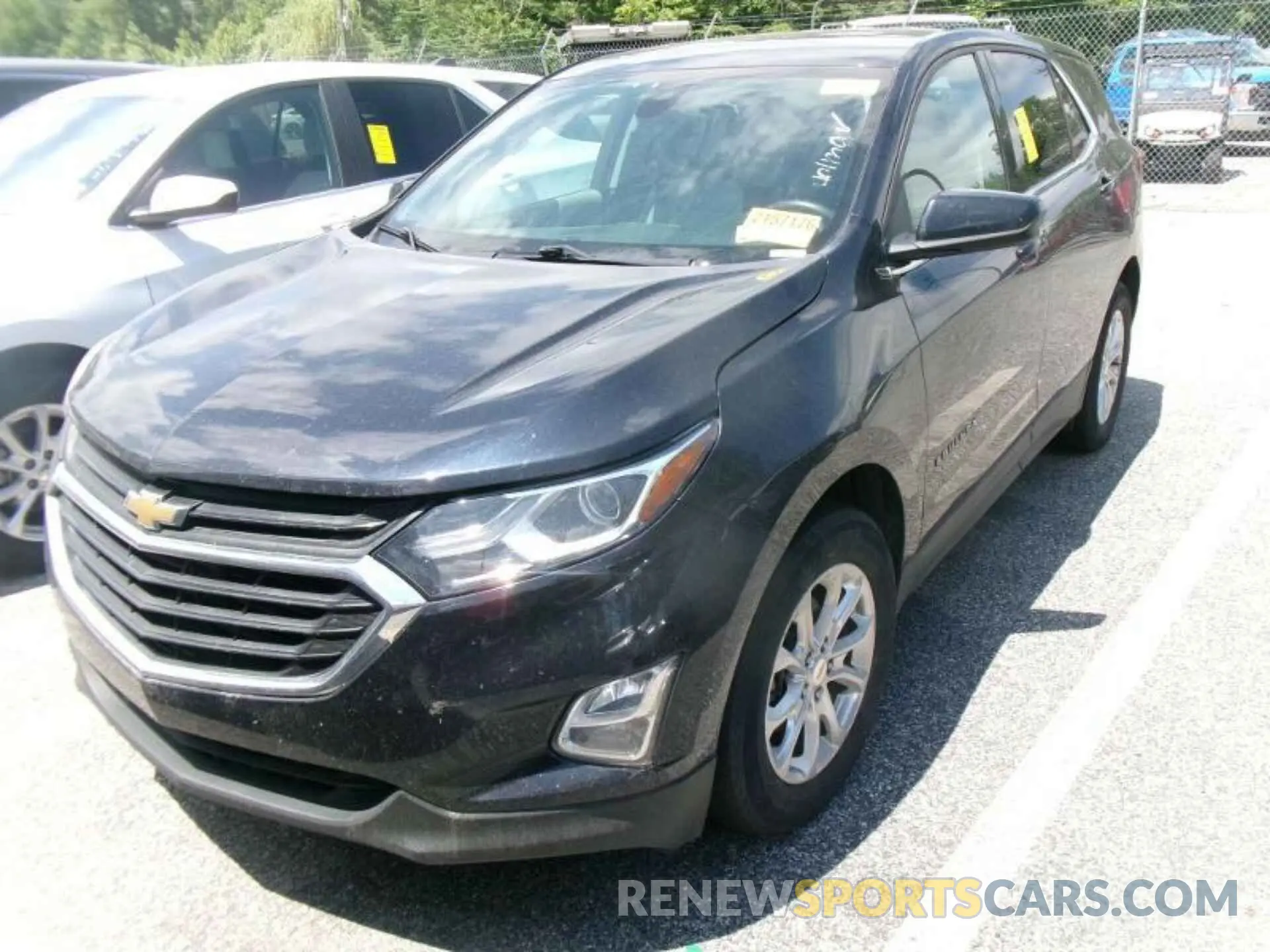 4 Photograph of a damaged car 2GNAXJEV4L6233764 CHEVROLET EQUINOX 2020