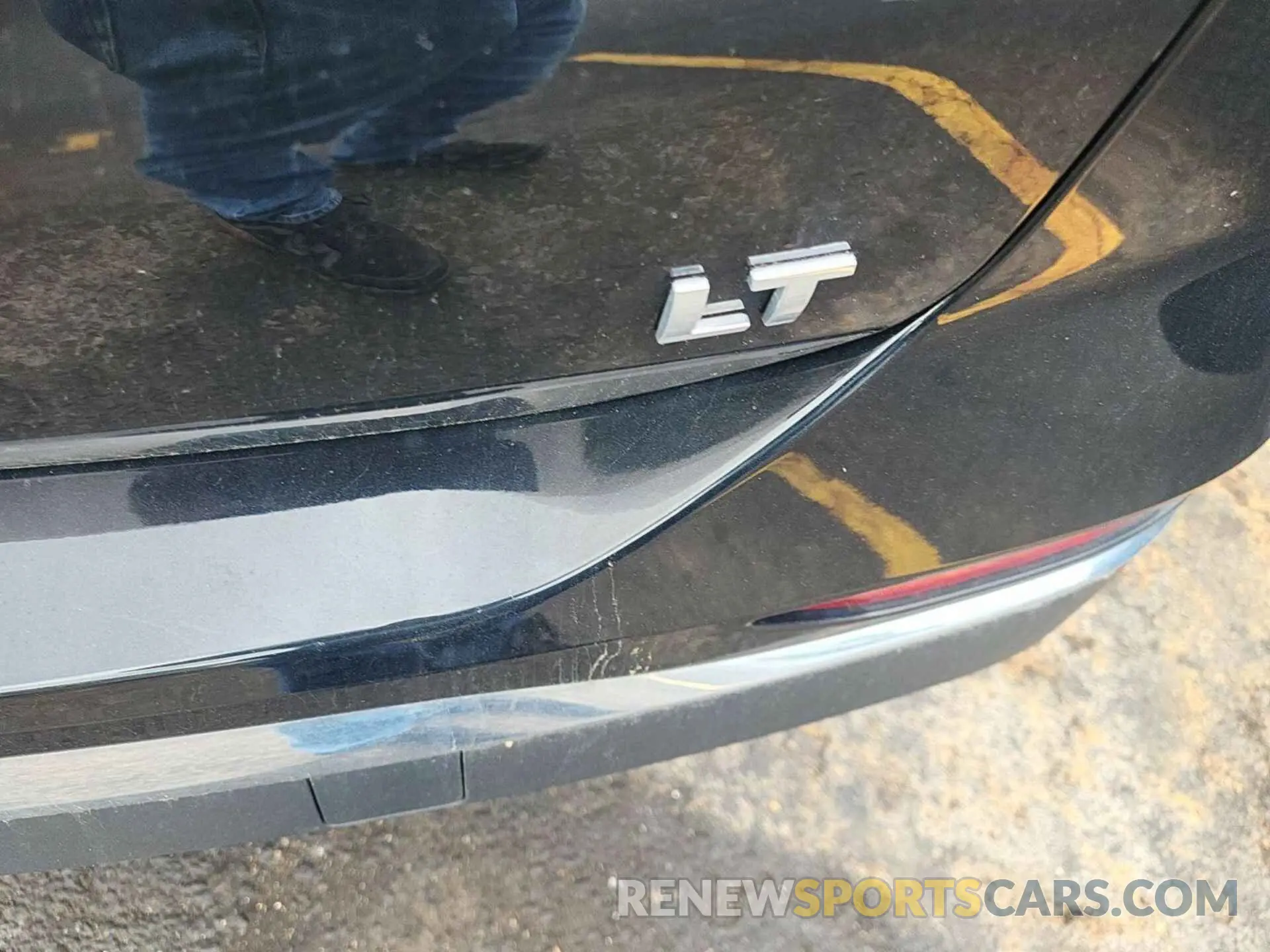 19 Photograph of a damaged car 2GNAXJEV4L6238785 CHEVROLET EQUINOX 2020