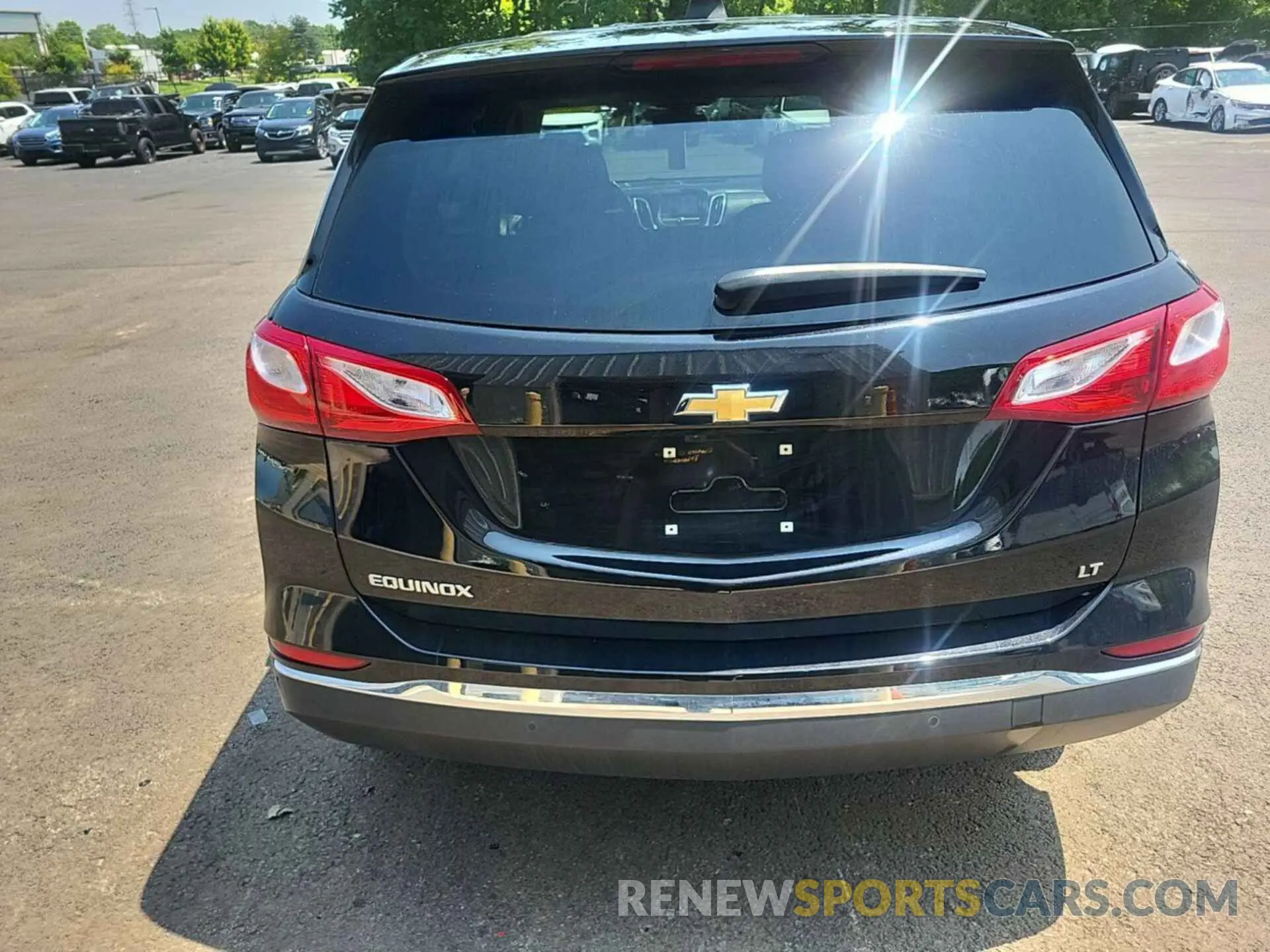 24 Photograph of a damaged car 2GNAXJEV4L6238785 CHEVROLET EQUINOX 2020
