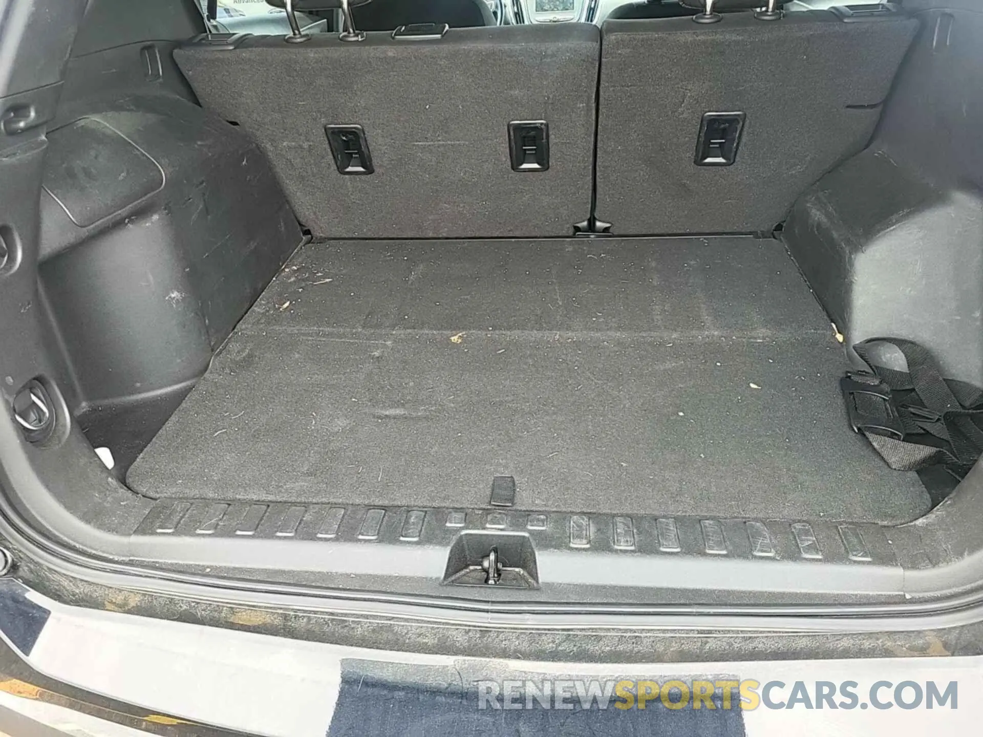 26 Photograph of a damaged car 2GNAXJEV4L6238785 CHEVROLET EQUINOX 2020