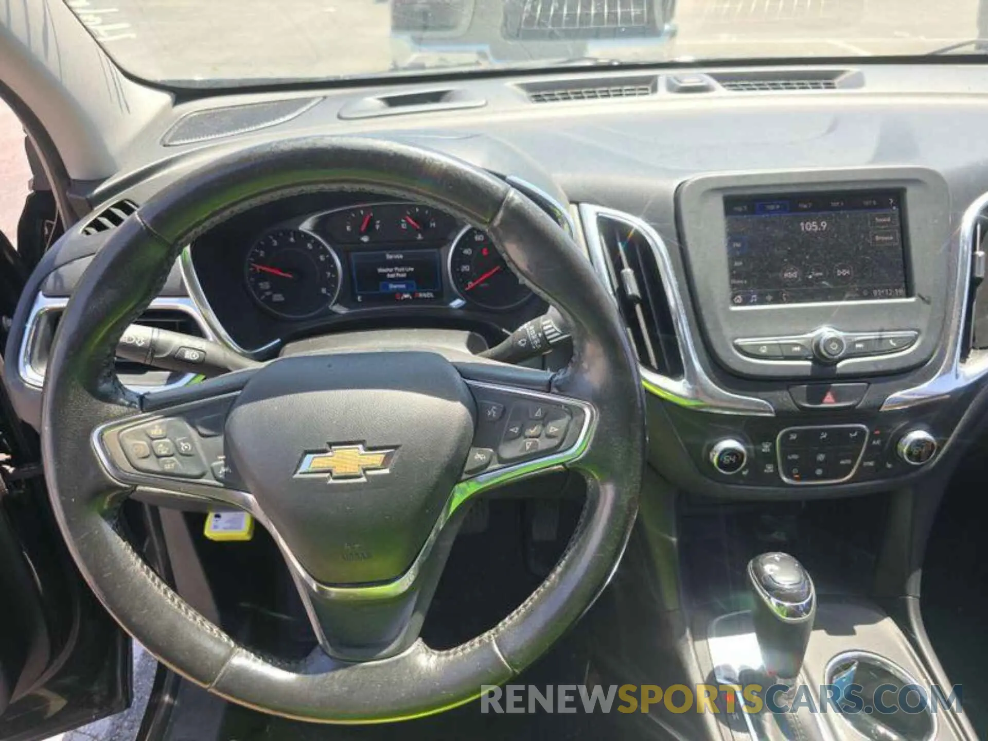 21 Photograph of a damaged car 2GNAXJEV4L6239354 CHEVROLET EQUINOX 2020