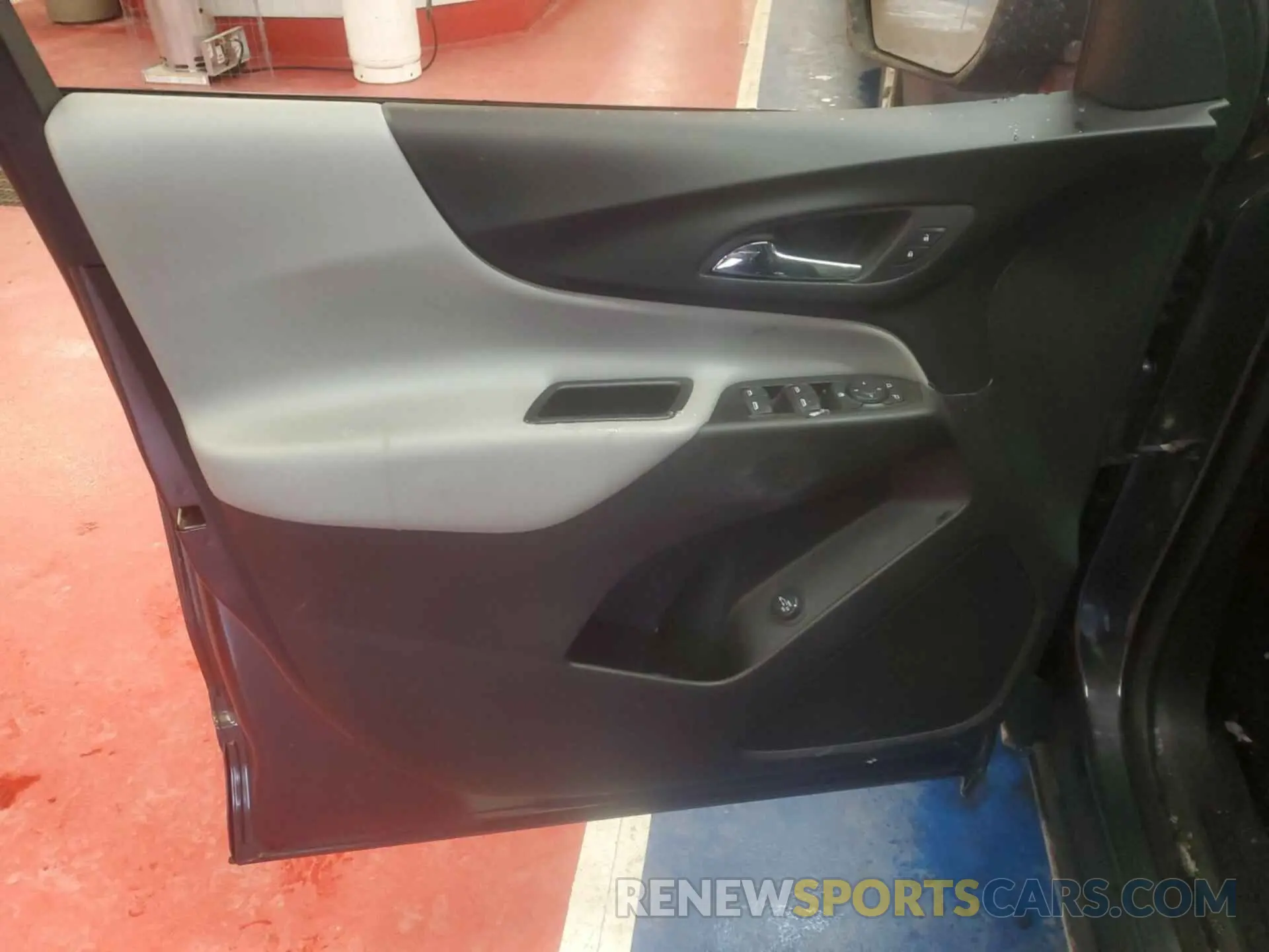 4 Photograph of a damaged car 2GNAXJEV4L6240780 CHEVROLET EQUINOX 2020