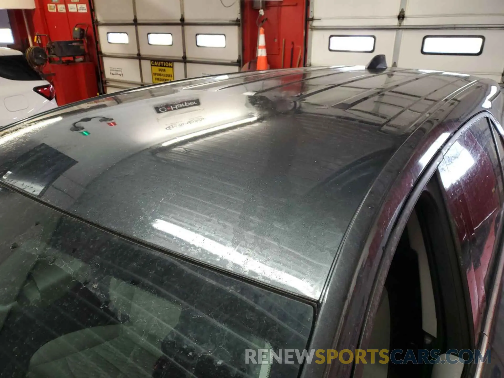 8 Photograph of a damaged car 2GNAXJEV4L6240780 CHEVROLET EQUINOX 2020