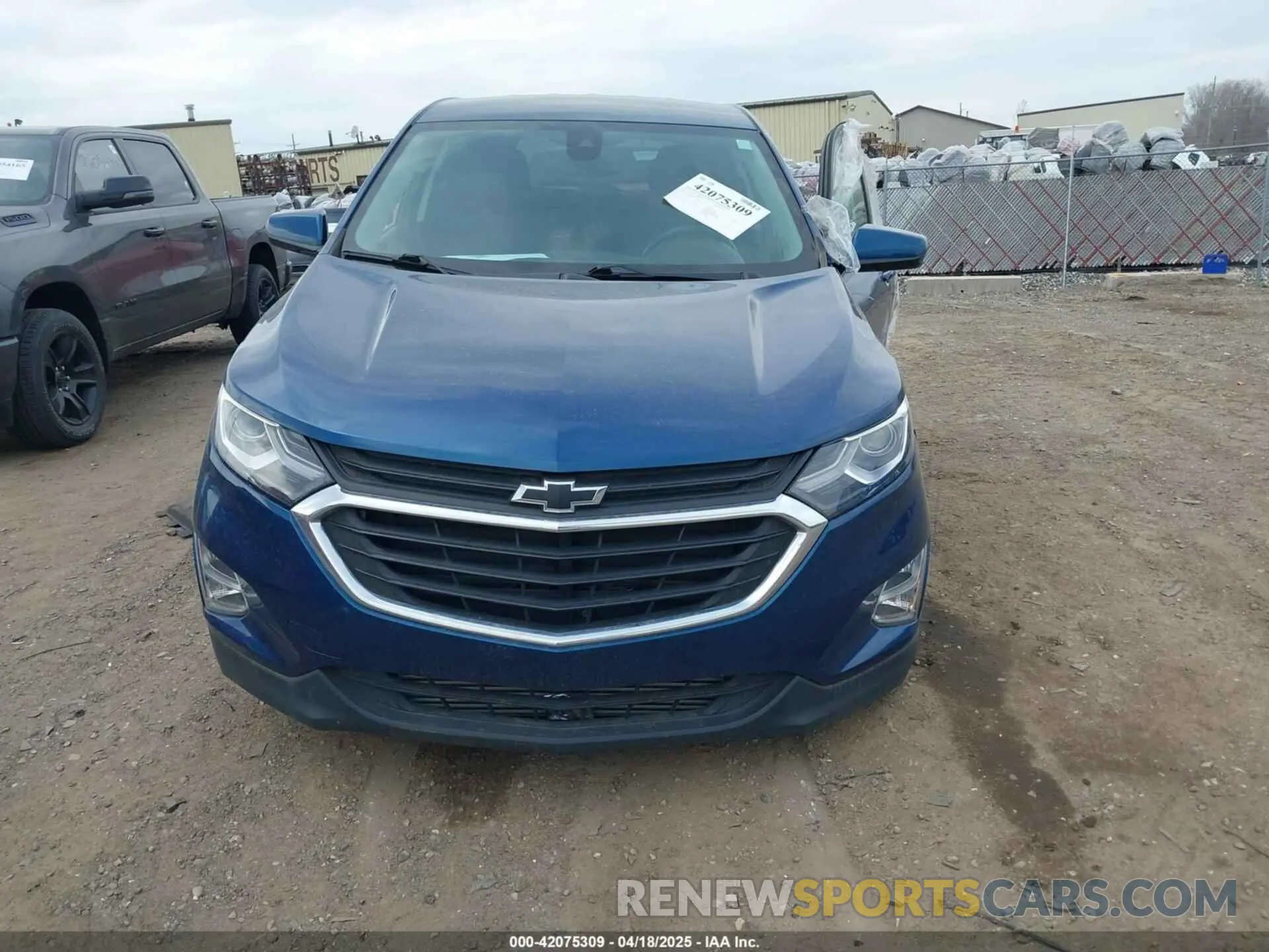 13 Photograph of a damaged car 2GNAXJEV4L6285556 CHEVROLET EQUINOX 2020