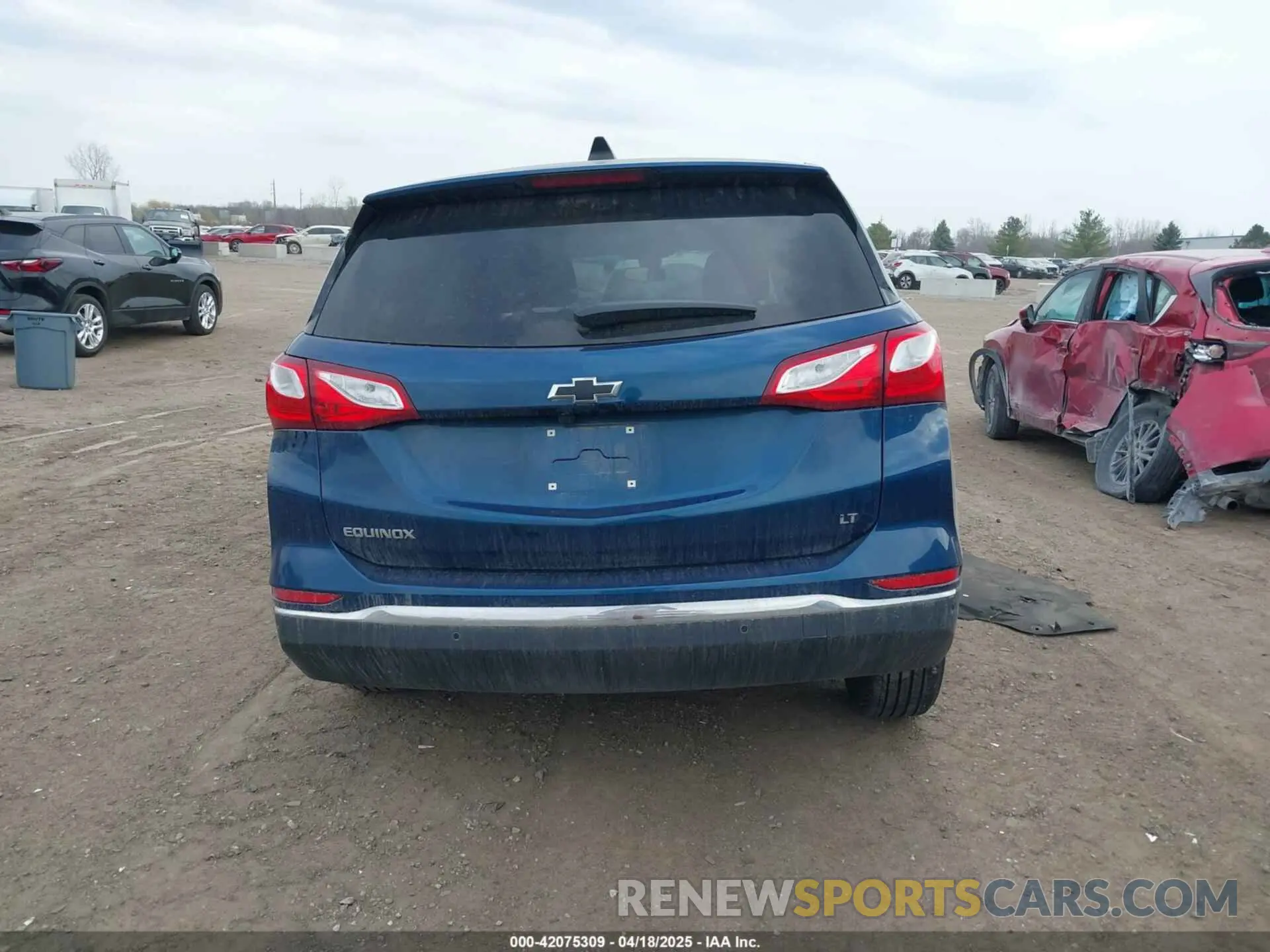 17 Photograph of a damaged car 2GNAXJEV4L6285556 CHEVROLET EQUINOX 2020