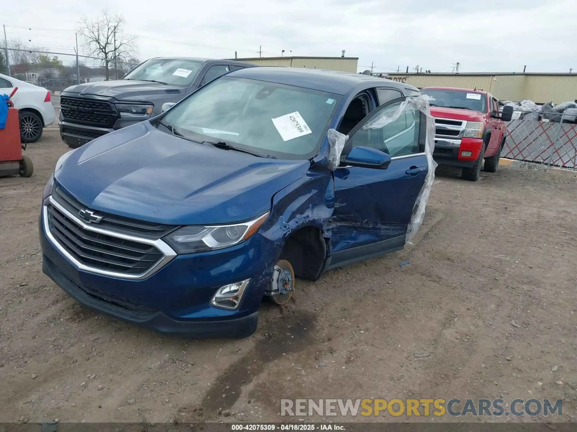 2 Photograph of a damaged car 2GNAXJEV4L6285556 CHEVROLET EQUINOX 2020