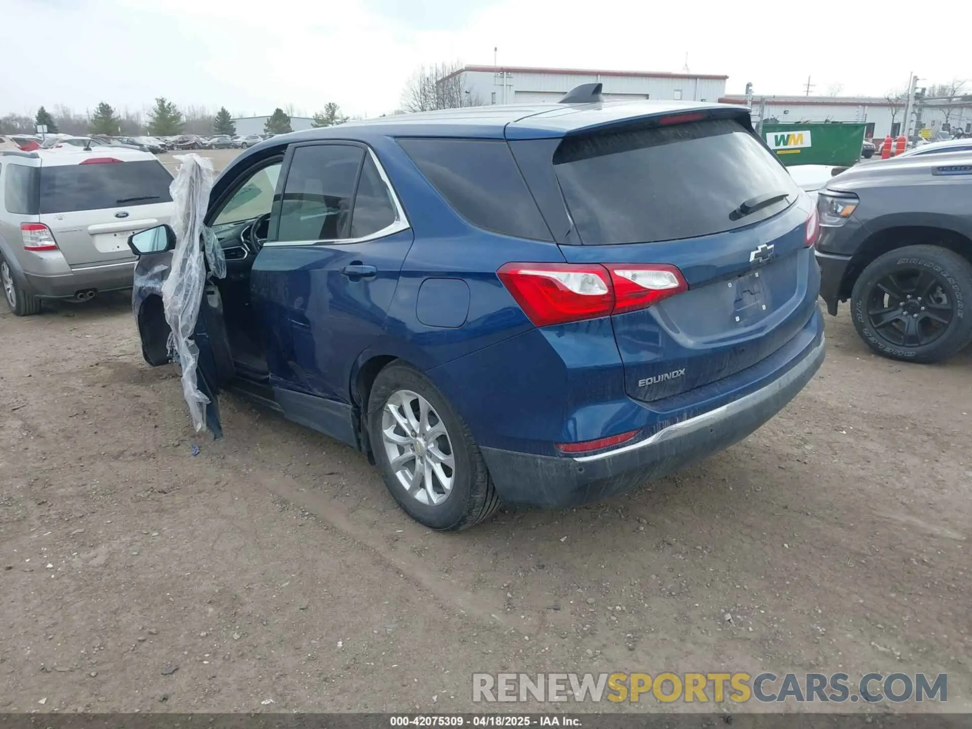 3 Photograph of a damaged car 2GNAXJEV4L6285556 CHEVROLET EQUINOX 2020