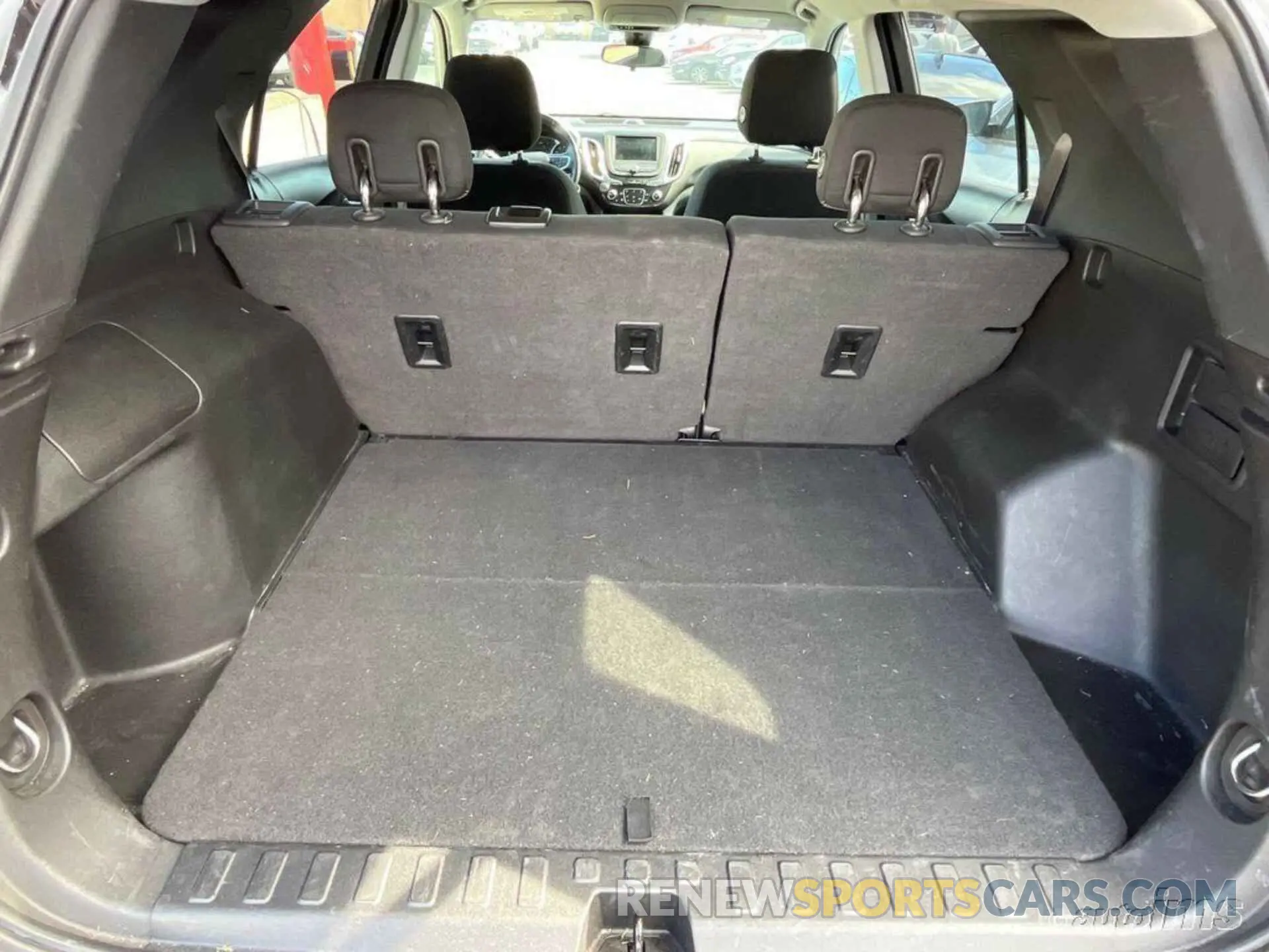16 Photograph of a damaged car 2GNAXJEV5L6229965 CHEVROLET EQUINOX 2020