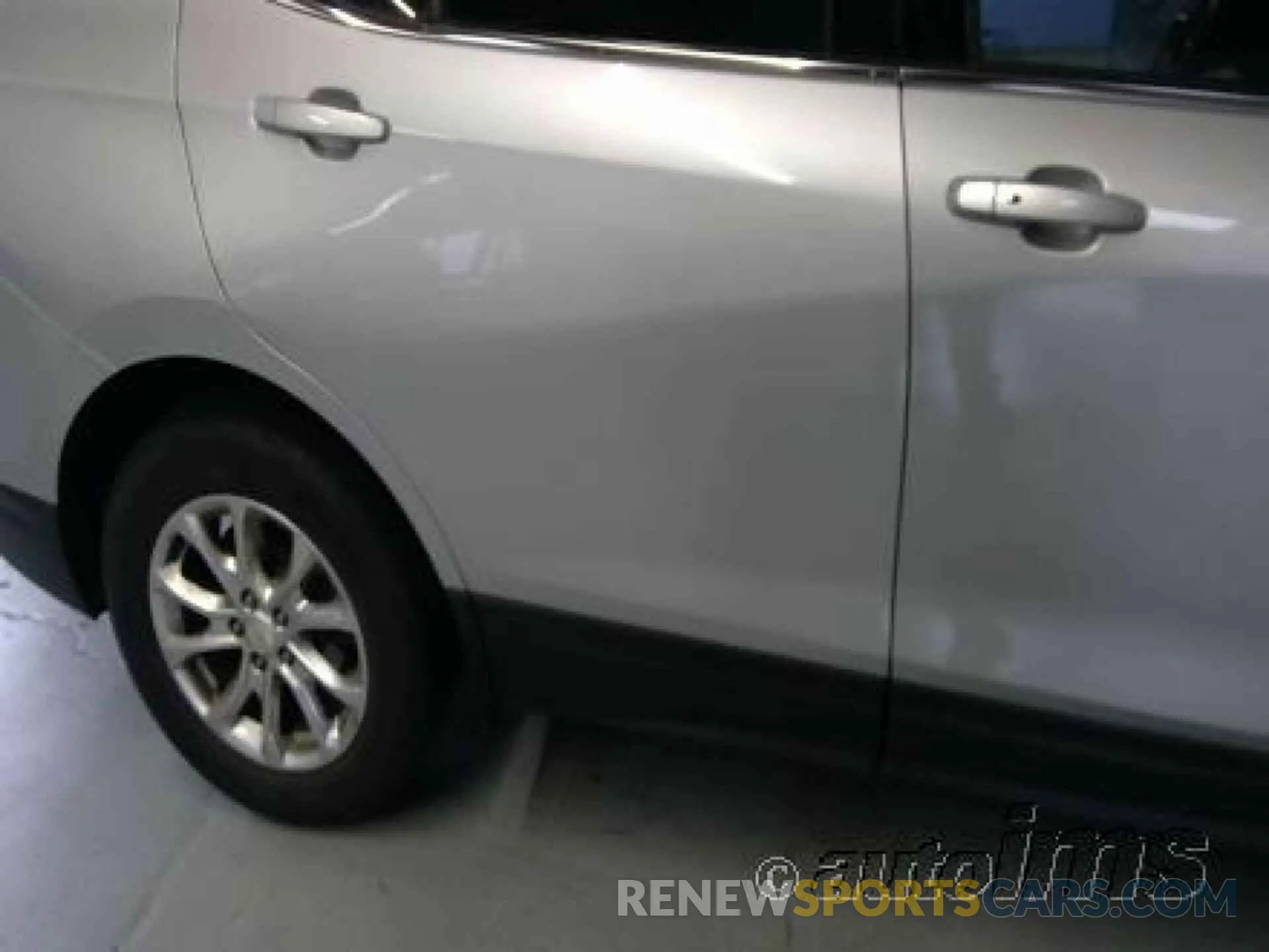 9 Photograph of a damaged car 2GNAXJEV5L6229965 CHEVROLET EQUINOX 2020