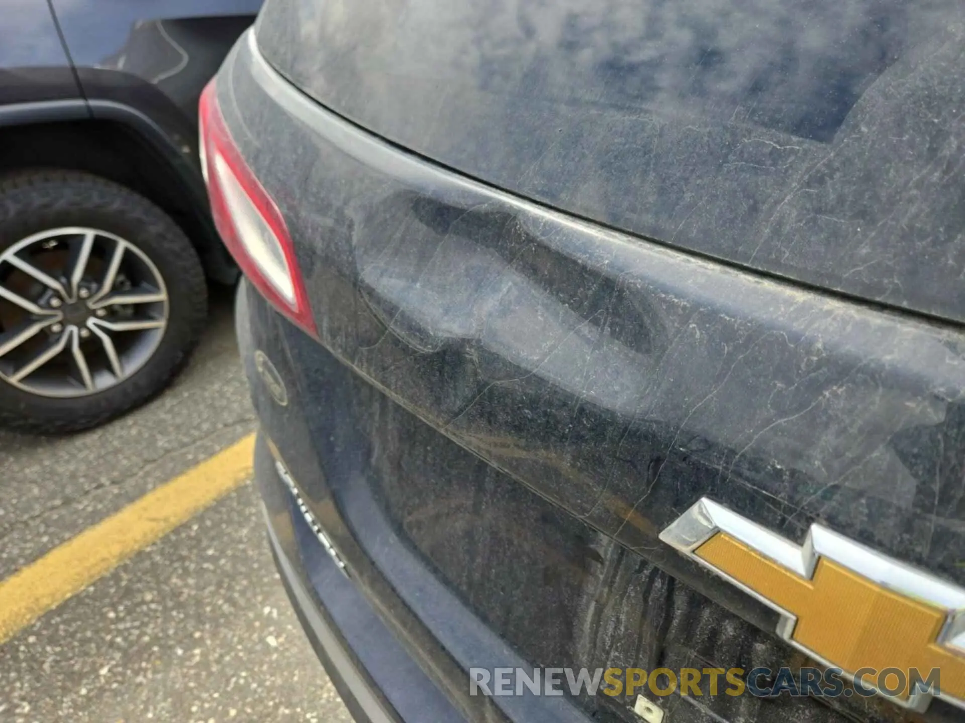 21 Photograph of a damaged car 2GNAXJEV5L6230842 CHEVROLET EQUINOX 2020