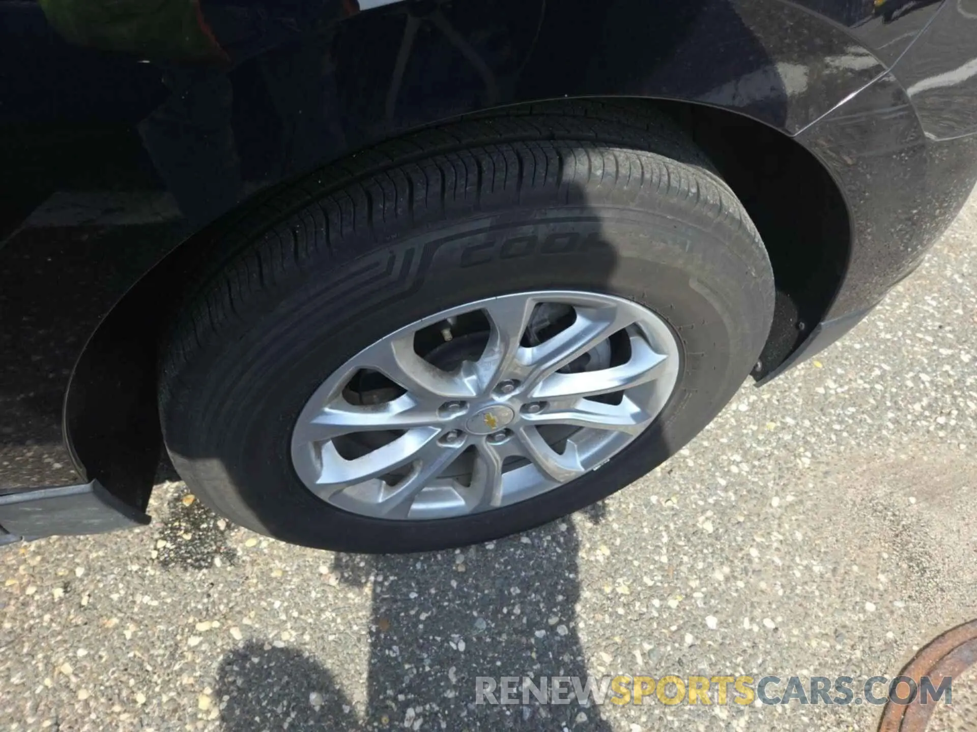 36 Photograph of a damaged car 2GNAXJEV5L6230842 CHEVROLET EQUINOX 2020