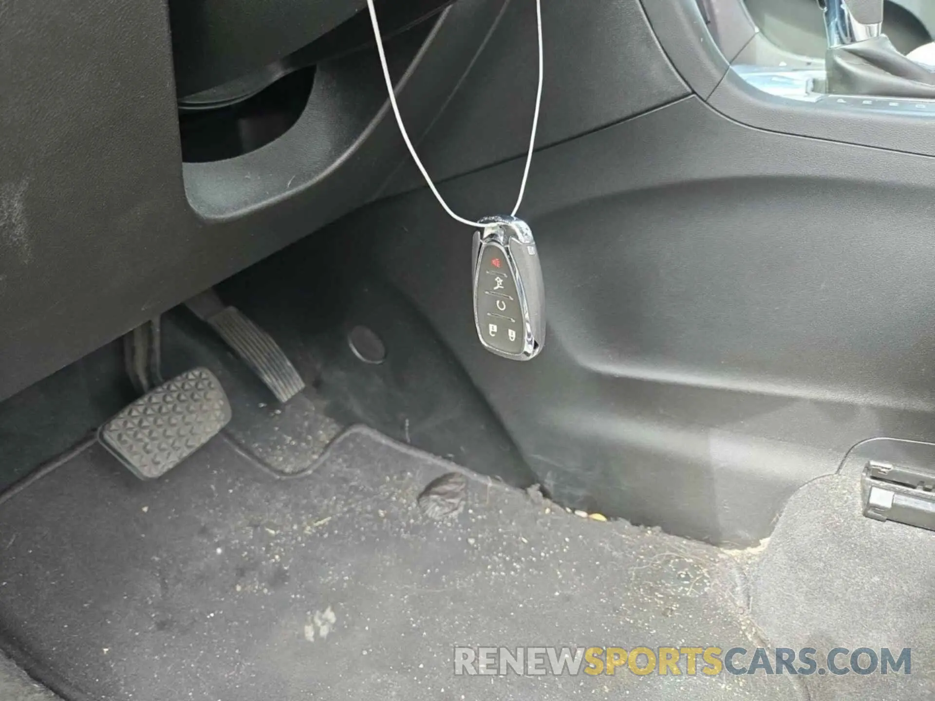 39 Photograph of a damaged car 2GNAXJEV5L6230842 CHEVROLET EQUINOX 2020