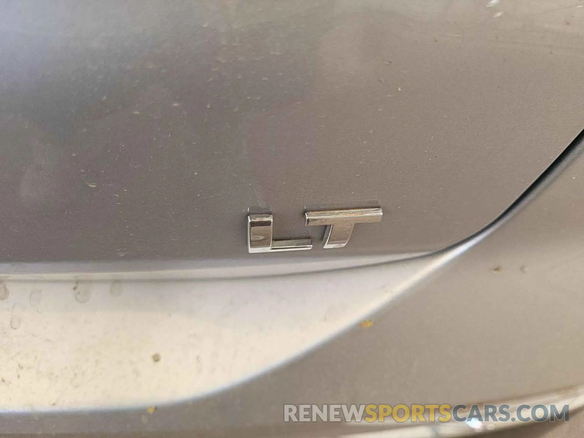 13 Photograph of a damaged car 2GNAXJEV5L6232297 CHEVROLET EQUINOX 2020