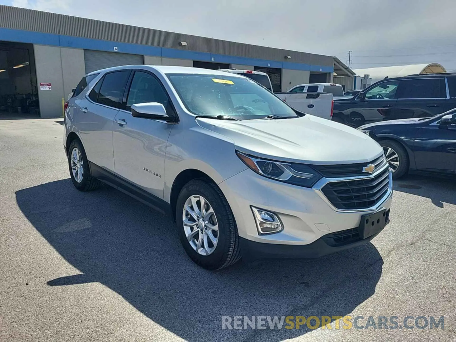 19 Photograph of a damaged car 2GNAXJEV5L6232297 CHEVROLET EQUINOX 2020