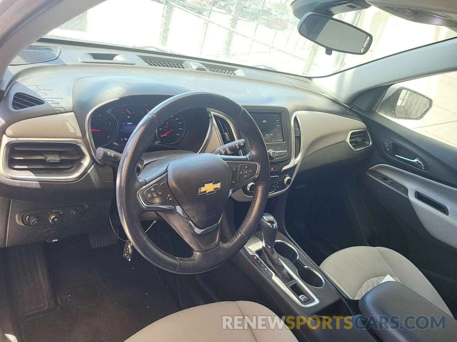 25 Photograph of a damaged car 2GNAXJEV5L6232297 CHEVROLET EQUINOX 2020