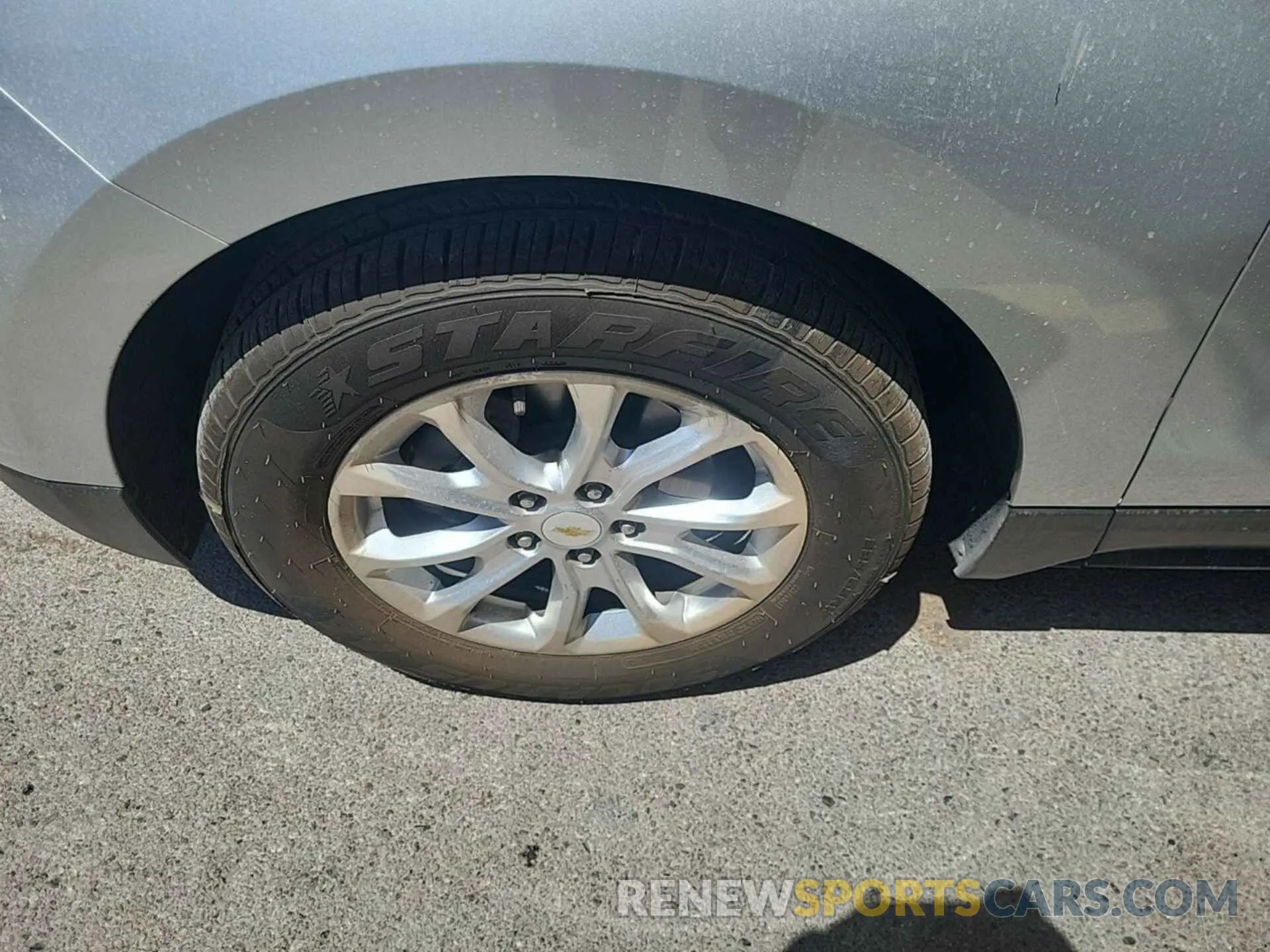 27 Photograph of a damaged car 2GNAXJEV5L6232297 CHEVROLET EQUINOX 2020