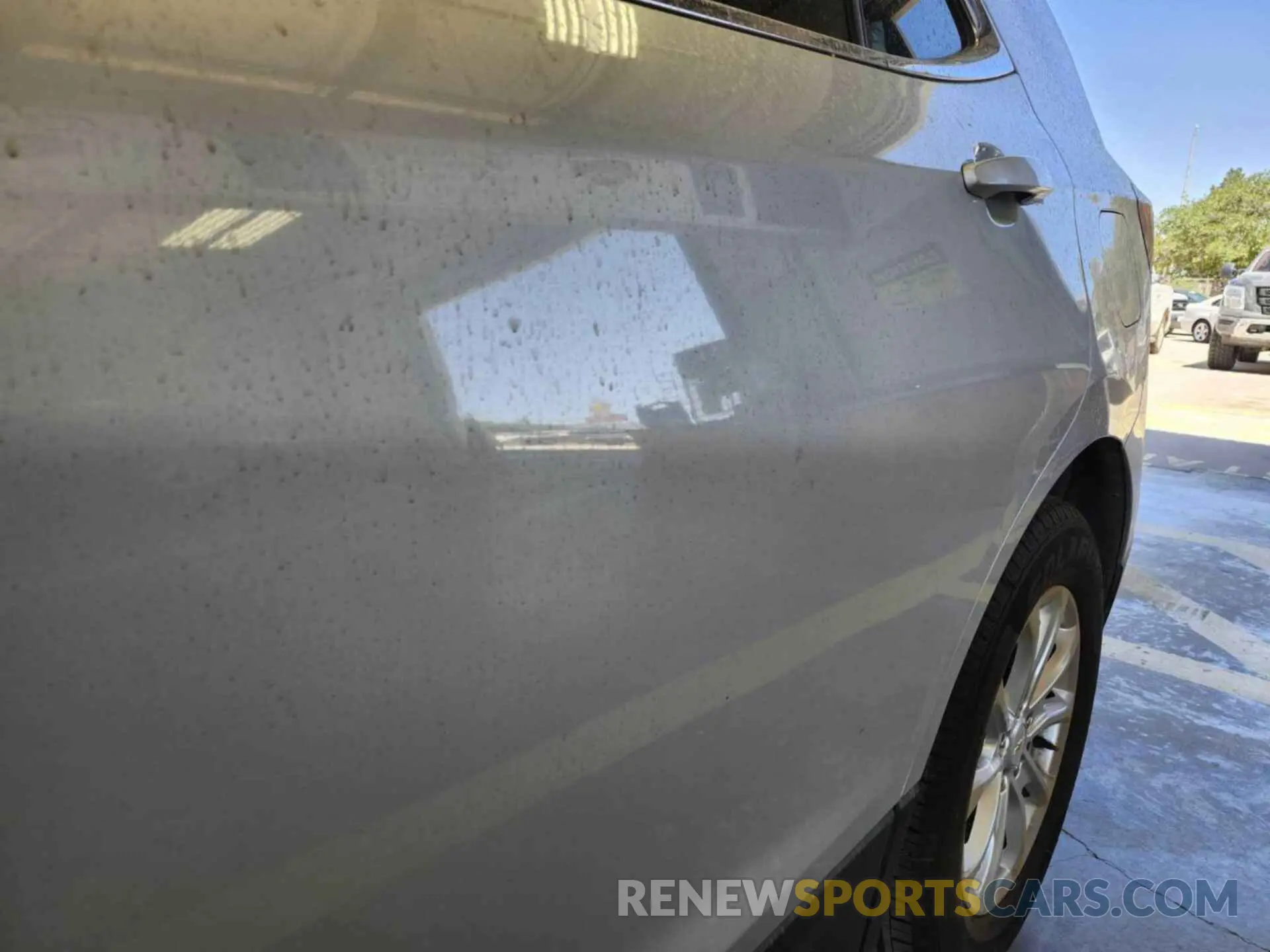 9 Photograph of a damaged car 2GNAXJEV5L6232297 CHEVROLET EQUINOX 2020