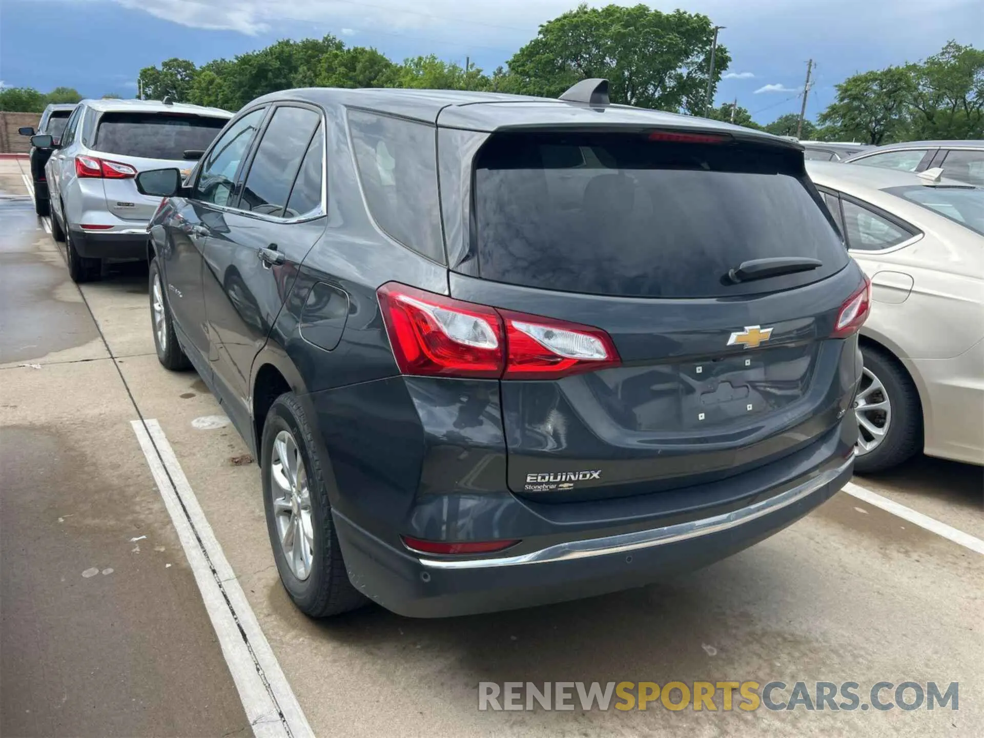 21 Photograph of a damaged car 2GNAXJEV5L6232686 CHEVROLET EQUINOX 2020