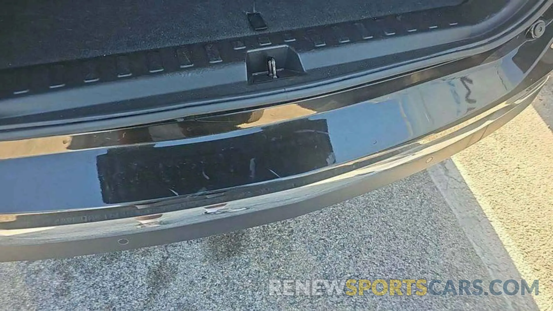 16 Photograph of a damaged car 2GNAXJEV5L6232915 CHEVROLET EQUINOX 2020