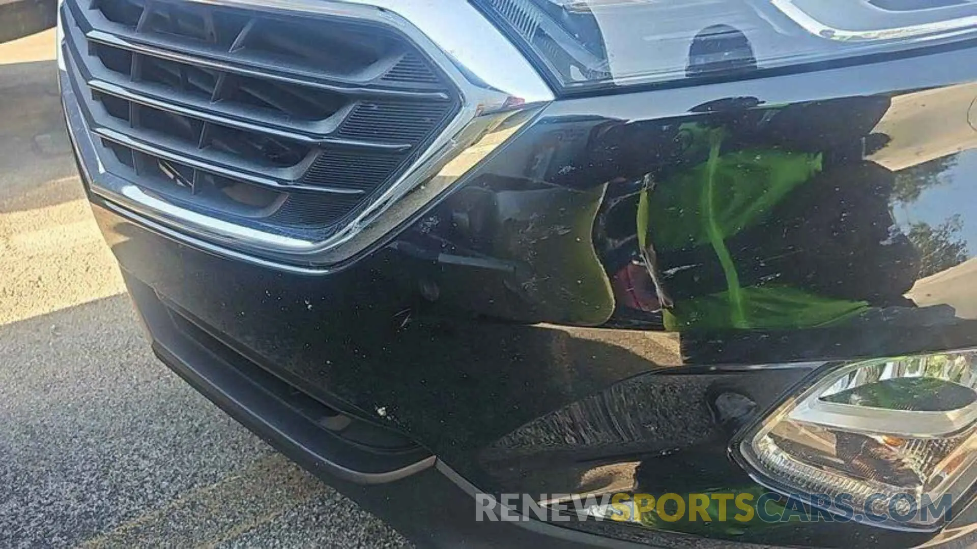 18 Photograph of a damaged car 2GNAXJEV5L6232915 CHEVROLET EQUINOX 2020