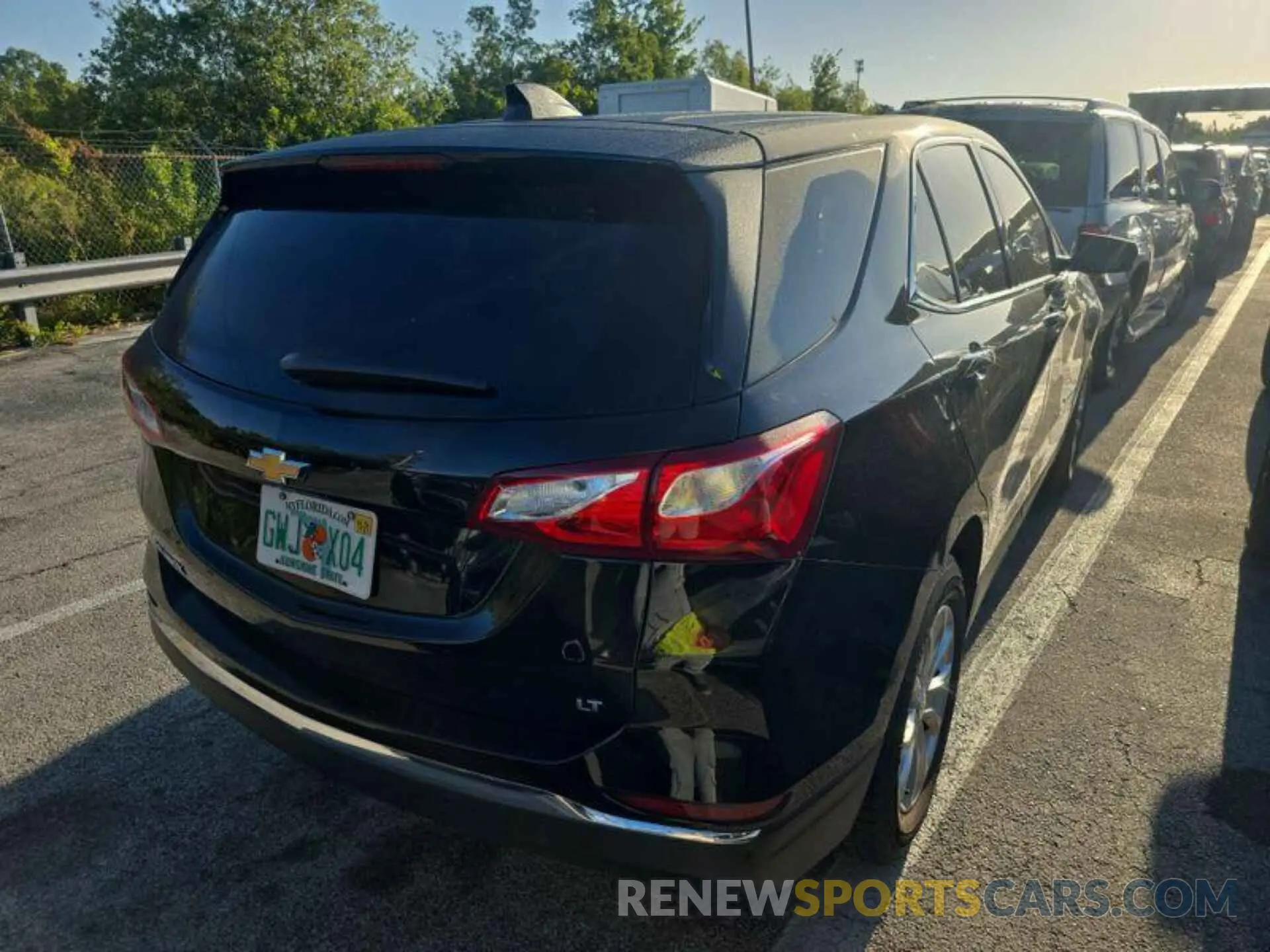 6 Photograph of a damaged car 2GNAXJEV5L6232915 CHEVROLET EQUINOX 2020