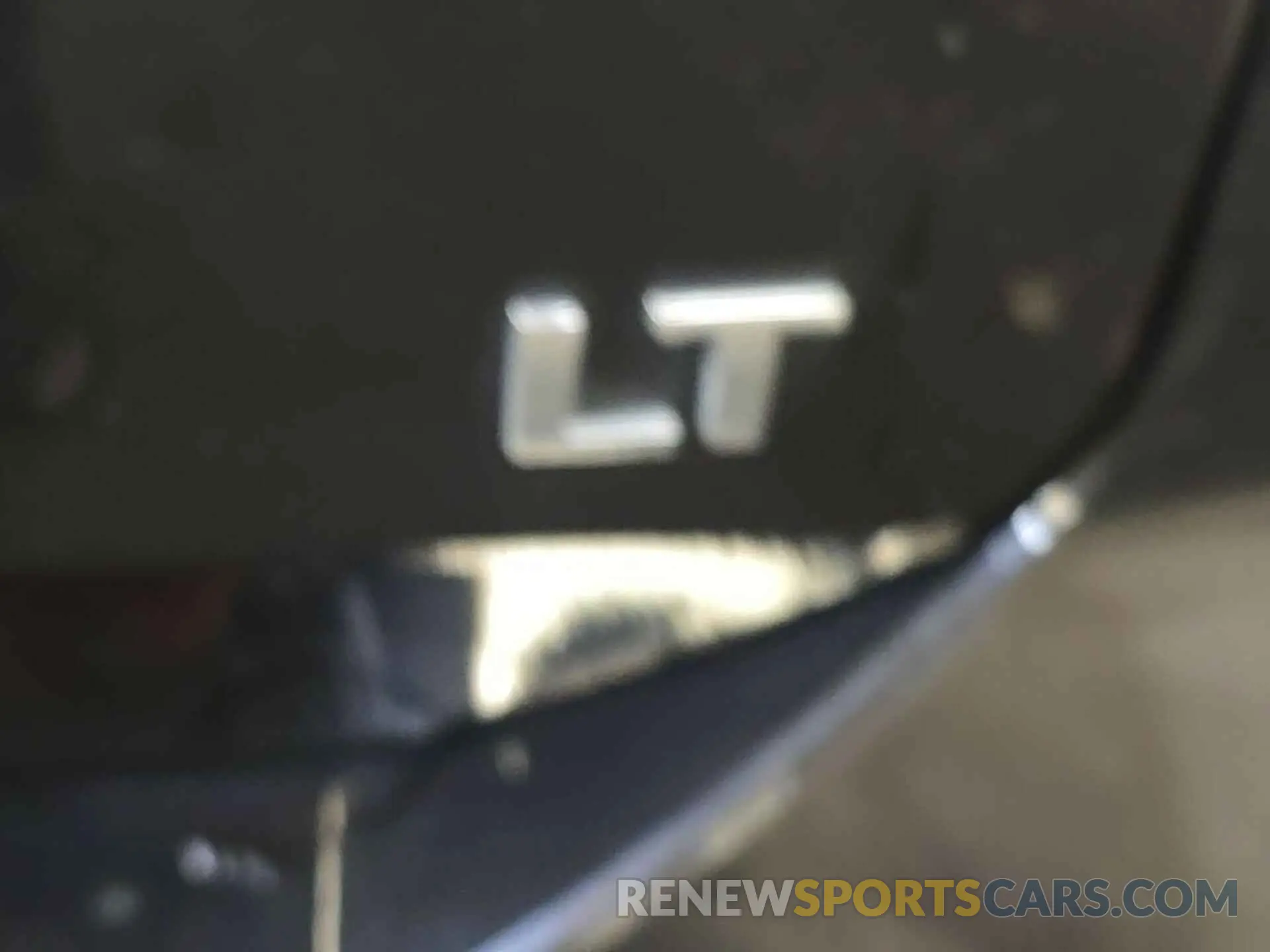 18 Photograph of a damaged car 2GNAXJEV5L6232932 CHEVROLET EQUINOX 2020