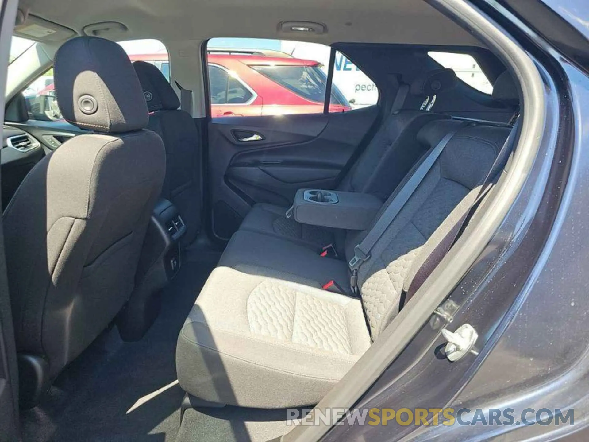 10 Photograph of a damaged car 2GNAXJEV5L6233448 CHEVROLET EQUINOX 2020