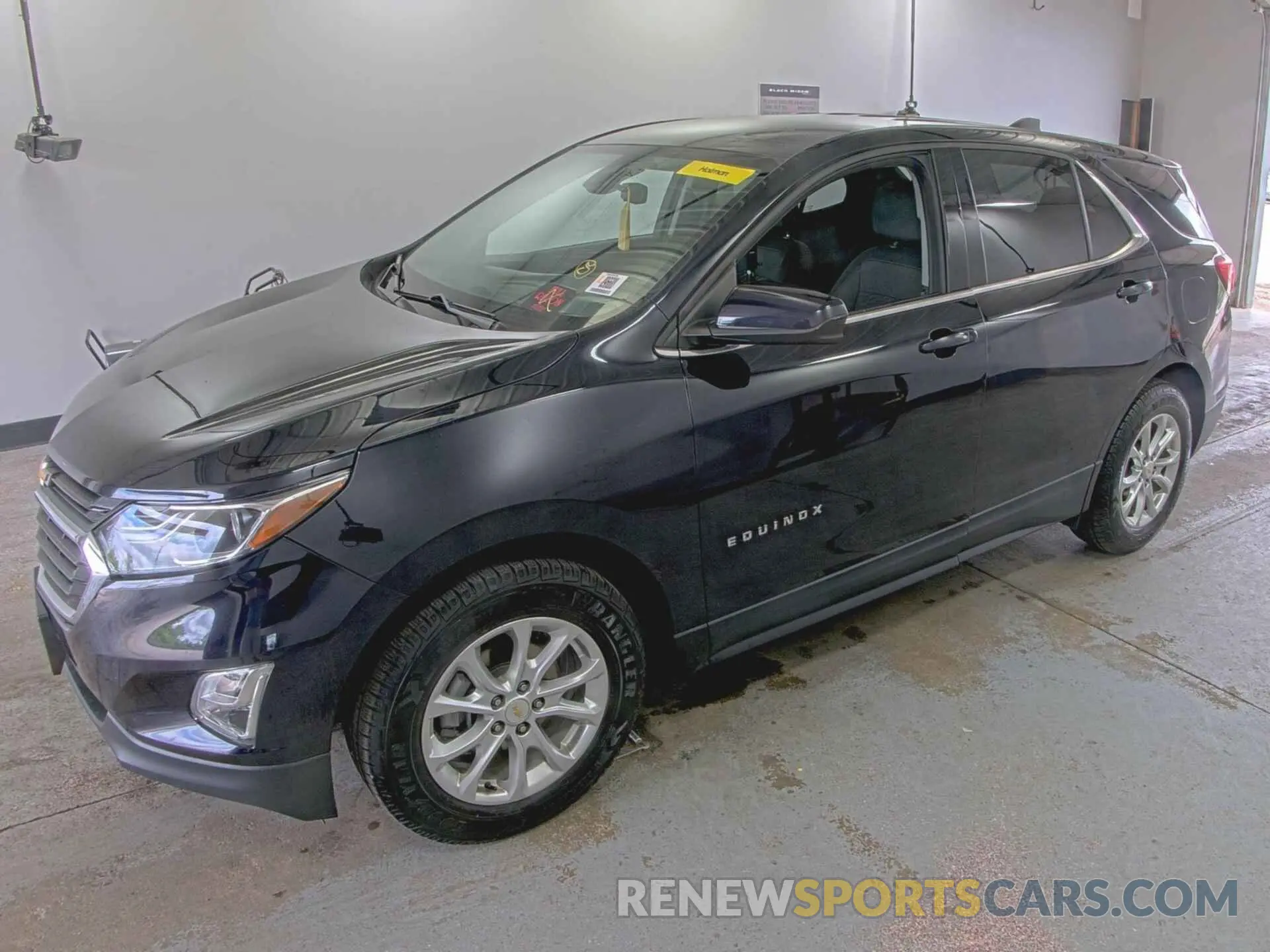 30 Photograph of a damaged car 2GNAXJEV5L6233692 CHEVROLET EQUINOX 2020