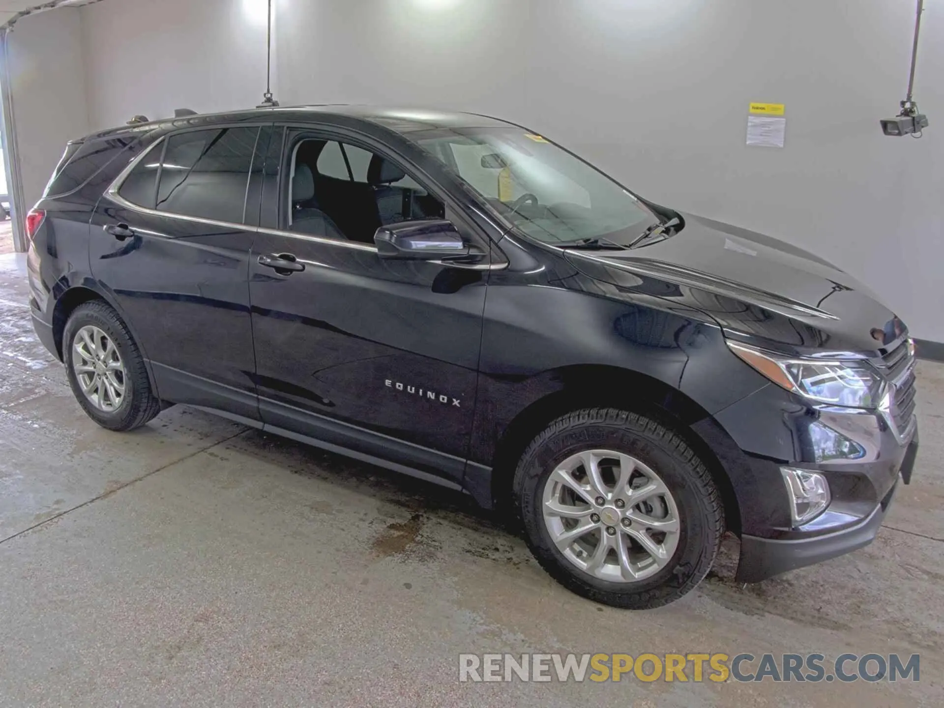 5 Photograph of a damaged car 2GNAXJEV5L6233692 CHEVROLET EQUINOX 2020