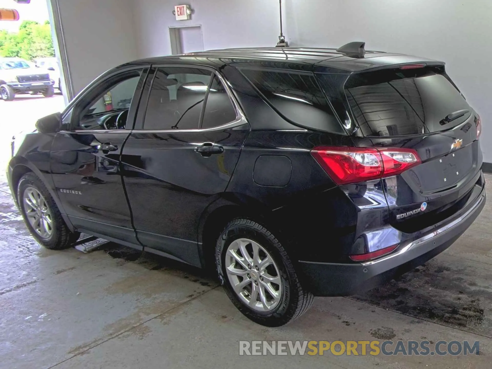 9 Photograph of a damaged car 2GNAXJEV5L6233692 CHEVROLET EQUINOX 2020