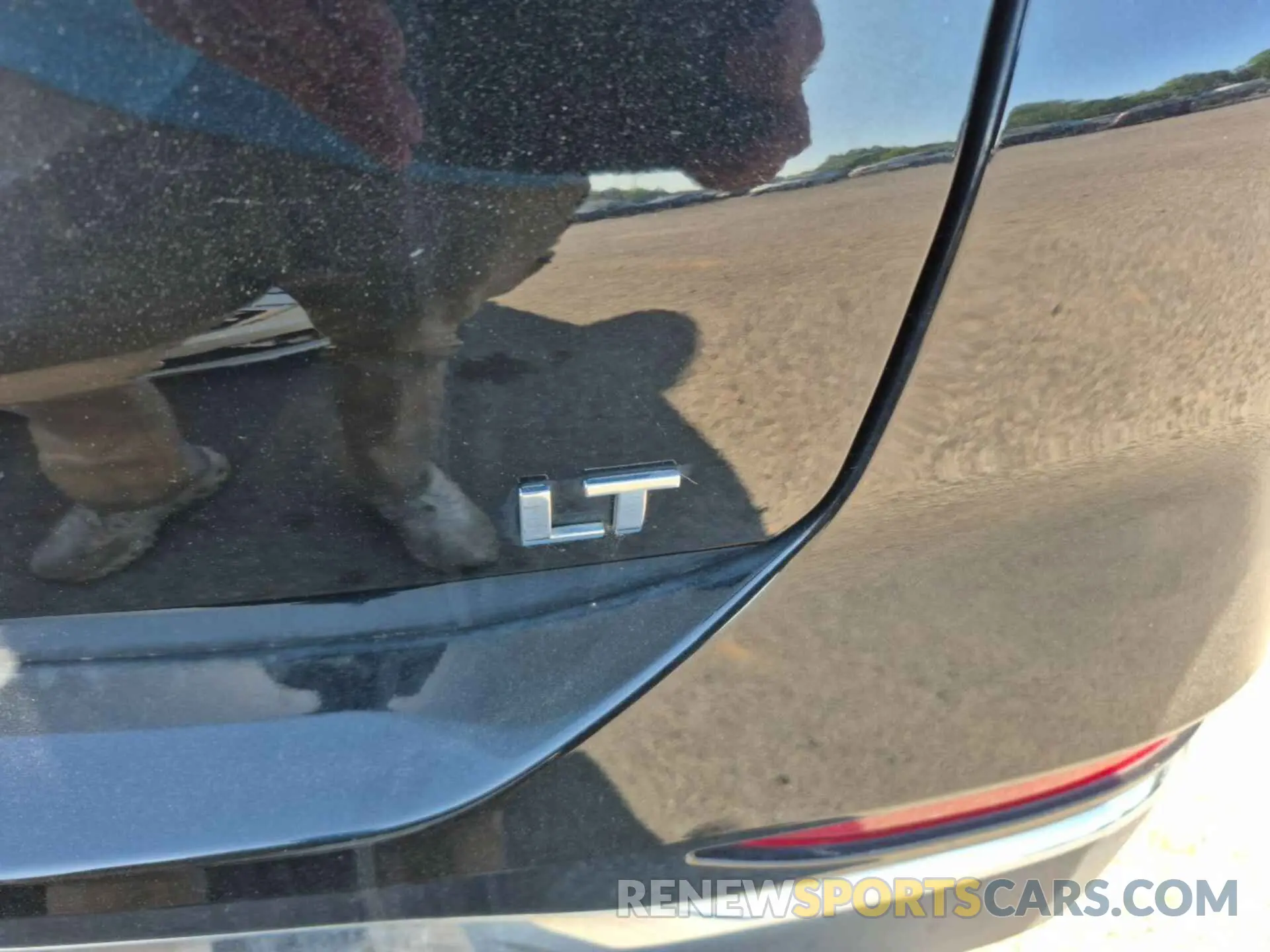 13 Photograph of a damaged car 2GNAXJEV5L6238147 CHEVROLET EQUINOX 2020