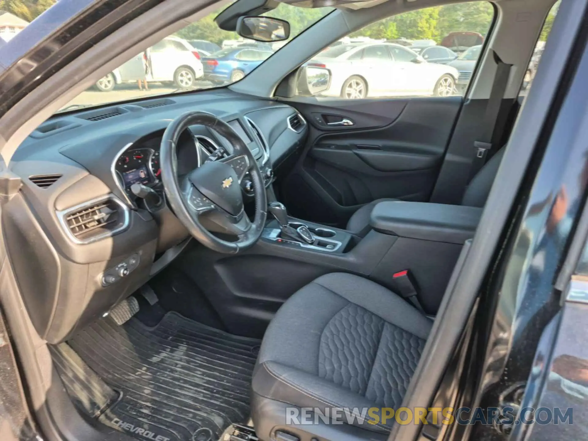 30 Photograph of a damaged car 2GNAXJEV5L6238147 CHEVROLET EQUINOX 2020