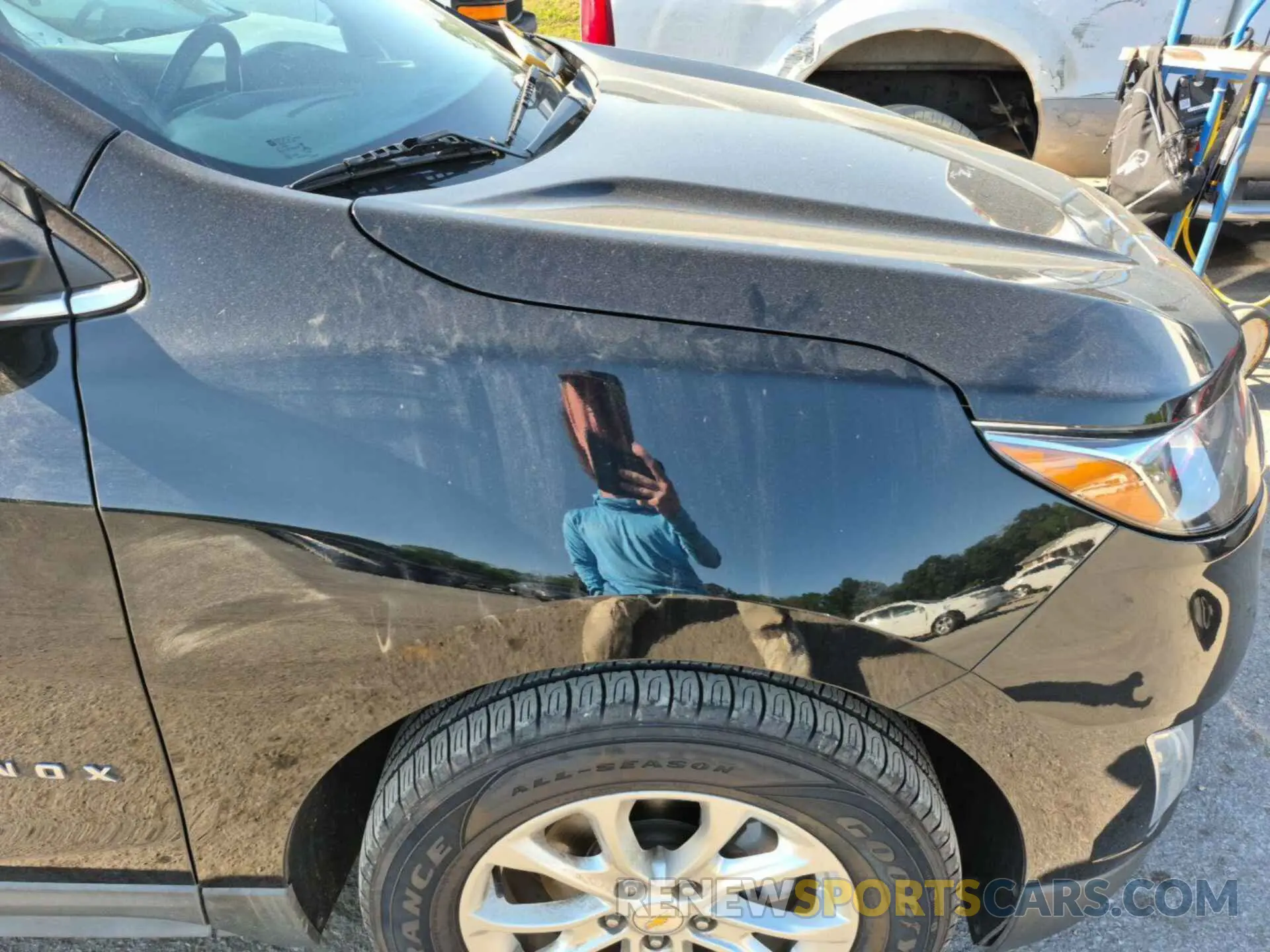4 Photograph of a damaged car 2GNAXJEV5L6238147 CHEVROLET EQUINOX 2020