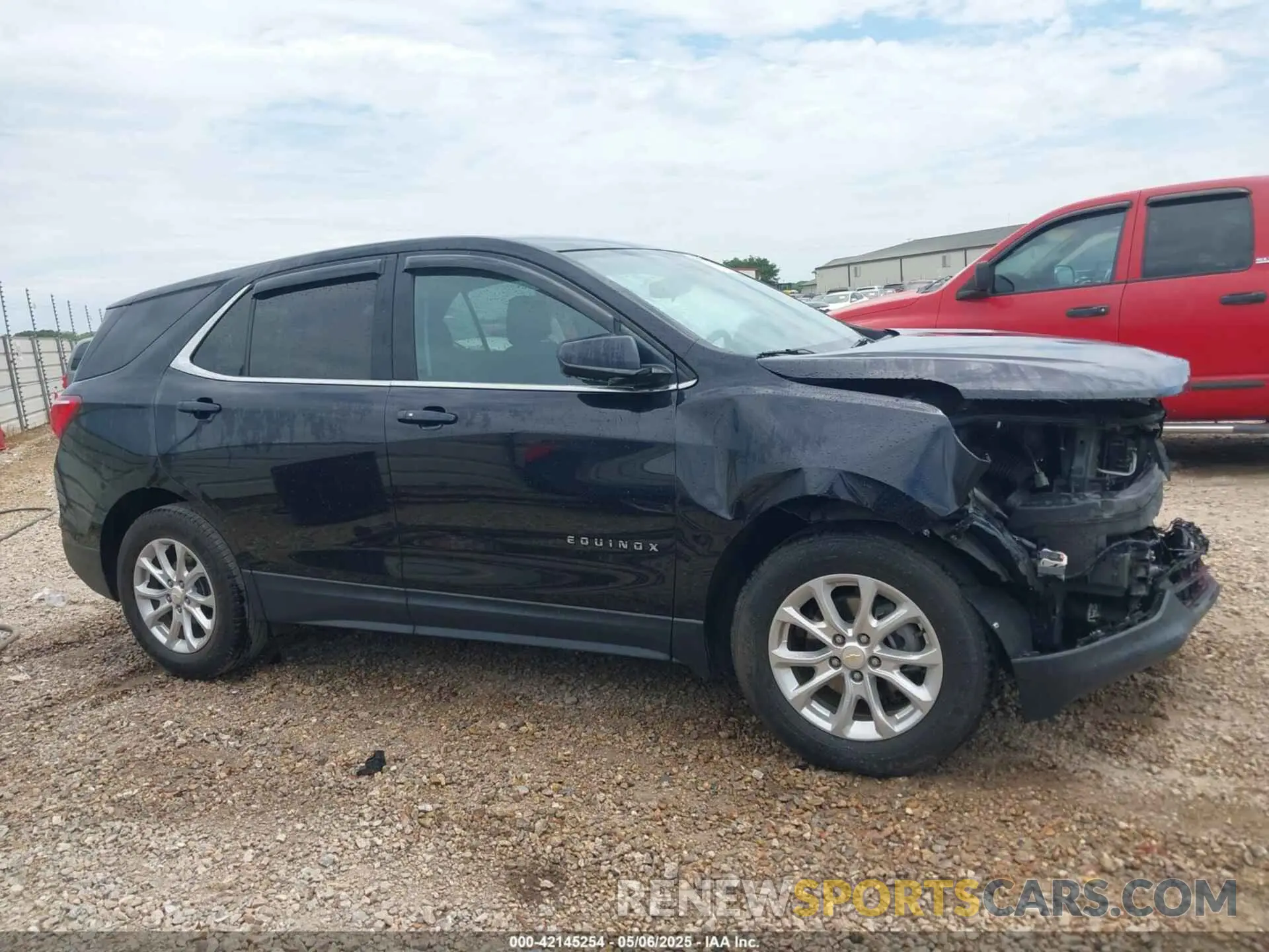13 Photograph of a damaged car 2GNAXJEV5L6243512 CHEVROLET EQUINOX 2020
